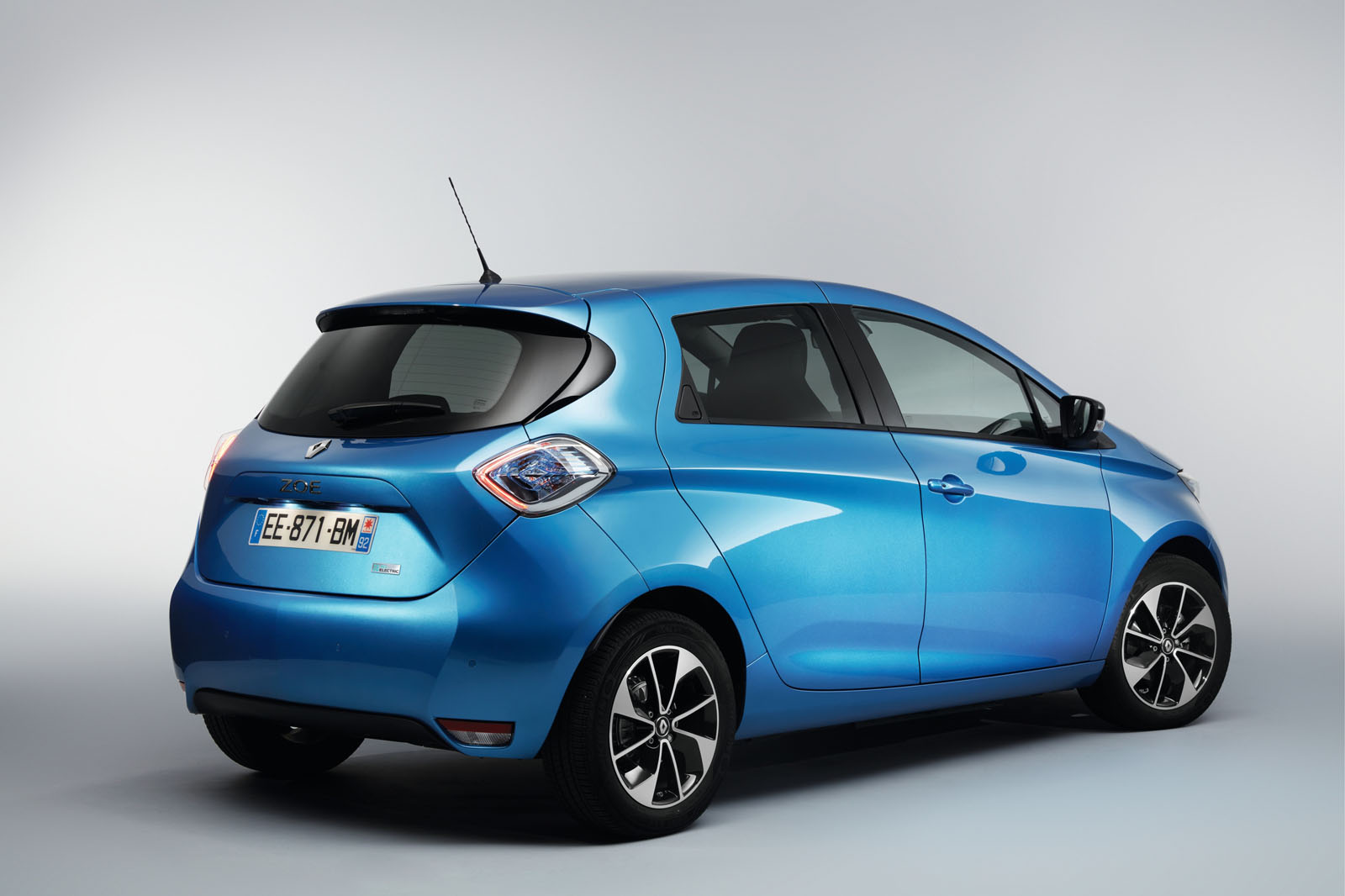 2017-renault-zoe-5 More Powerful Renault Zoe Reportedly On Track For Geneva Debut