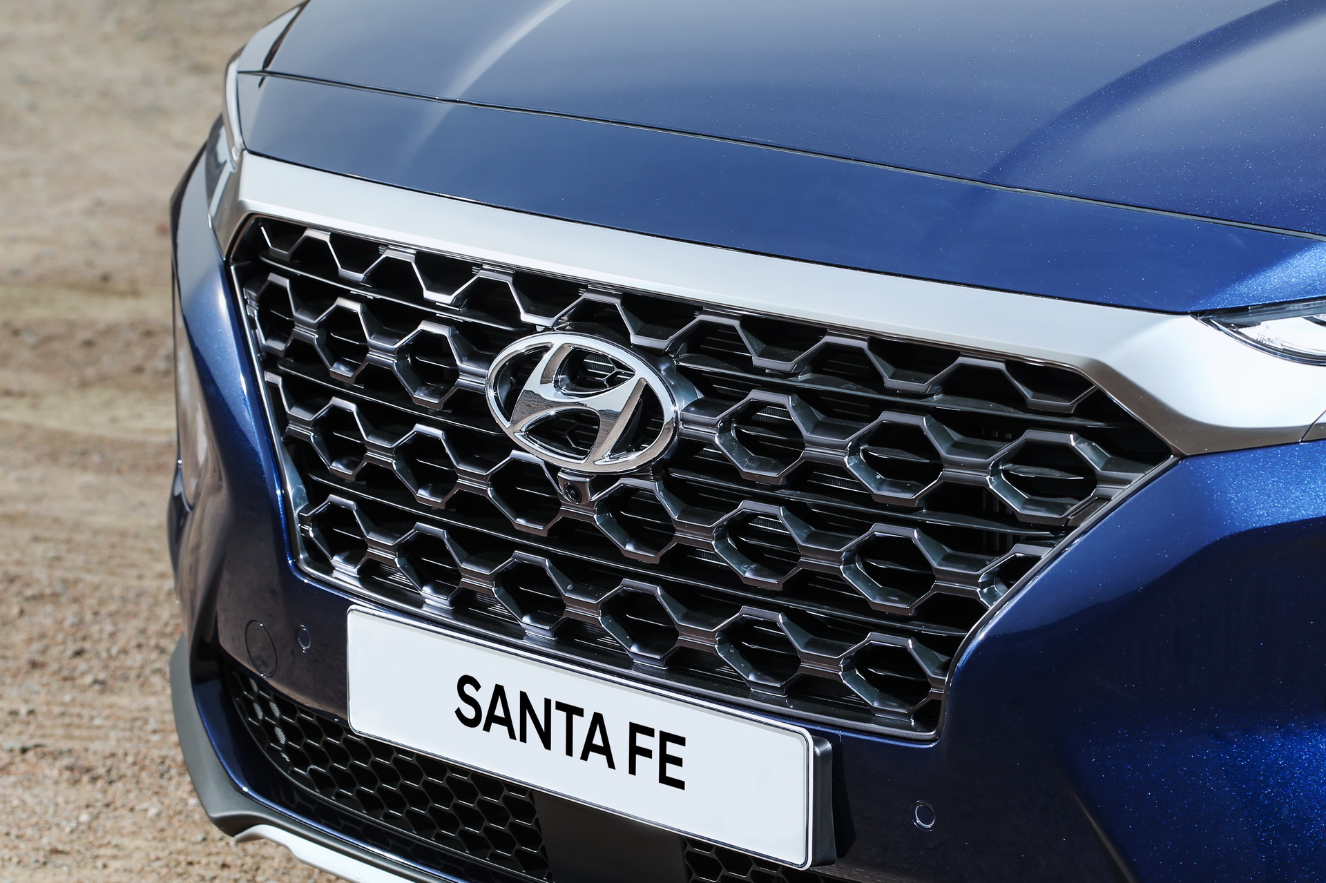 2018-Hyundai-SantaFe-13 2019 Santa Fe To Become Hyundai’s First U.S. Diesel Model