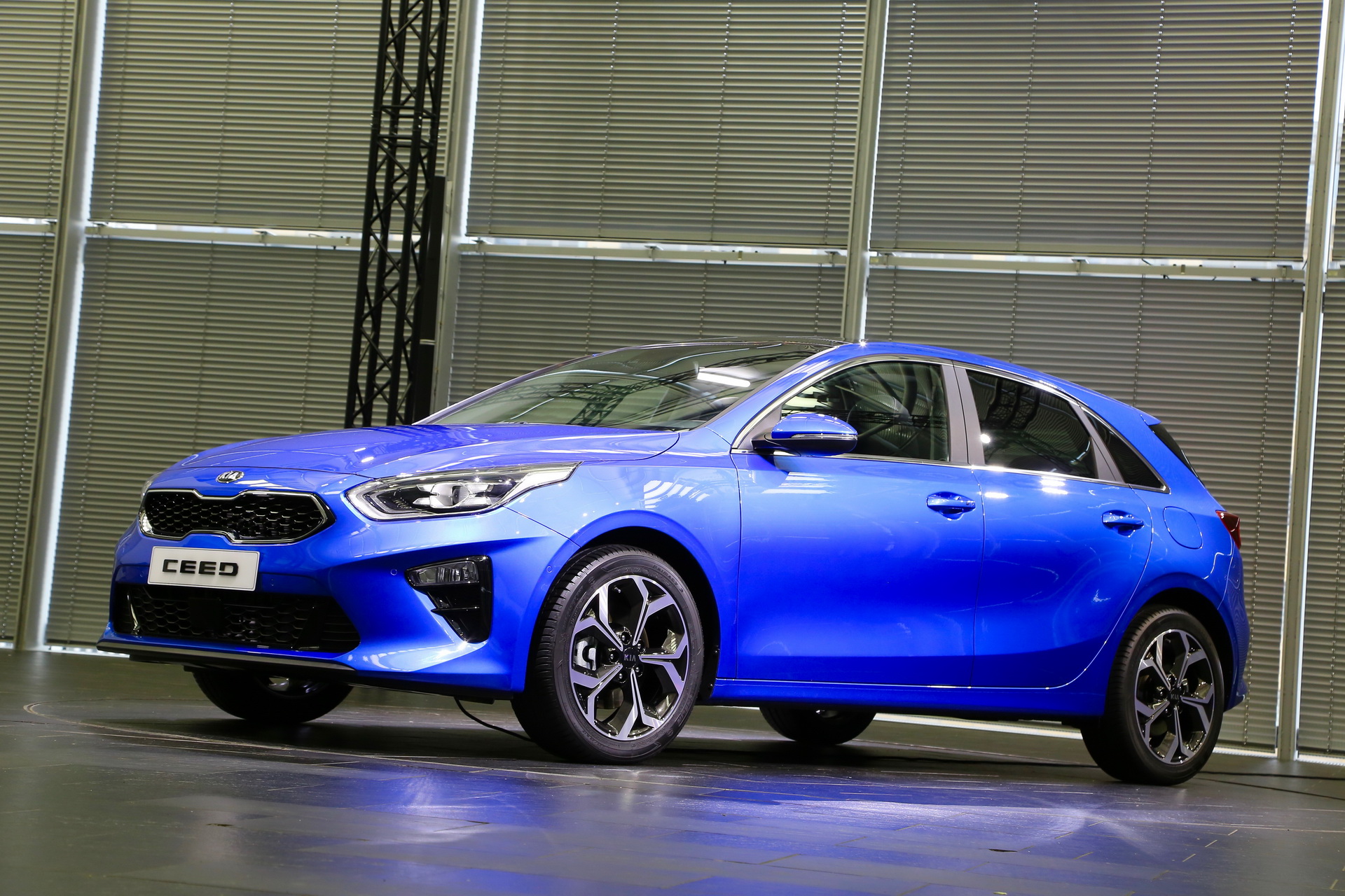 2018-Kia-Ceed-05 New Kia Ceed Set To Get A 48-Volt Mild Hybrid Version Next Year