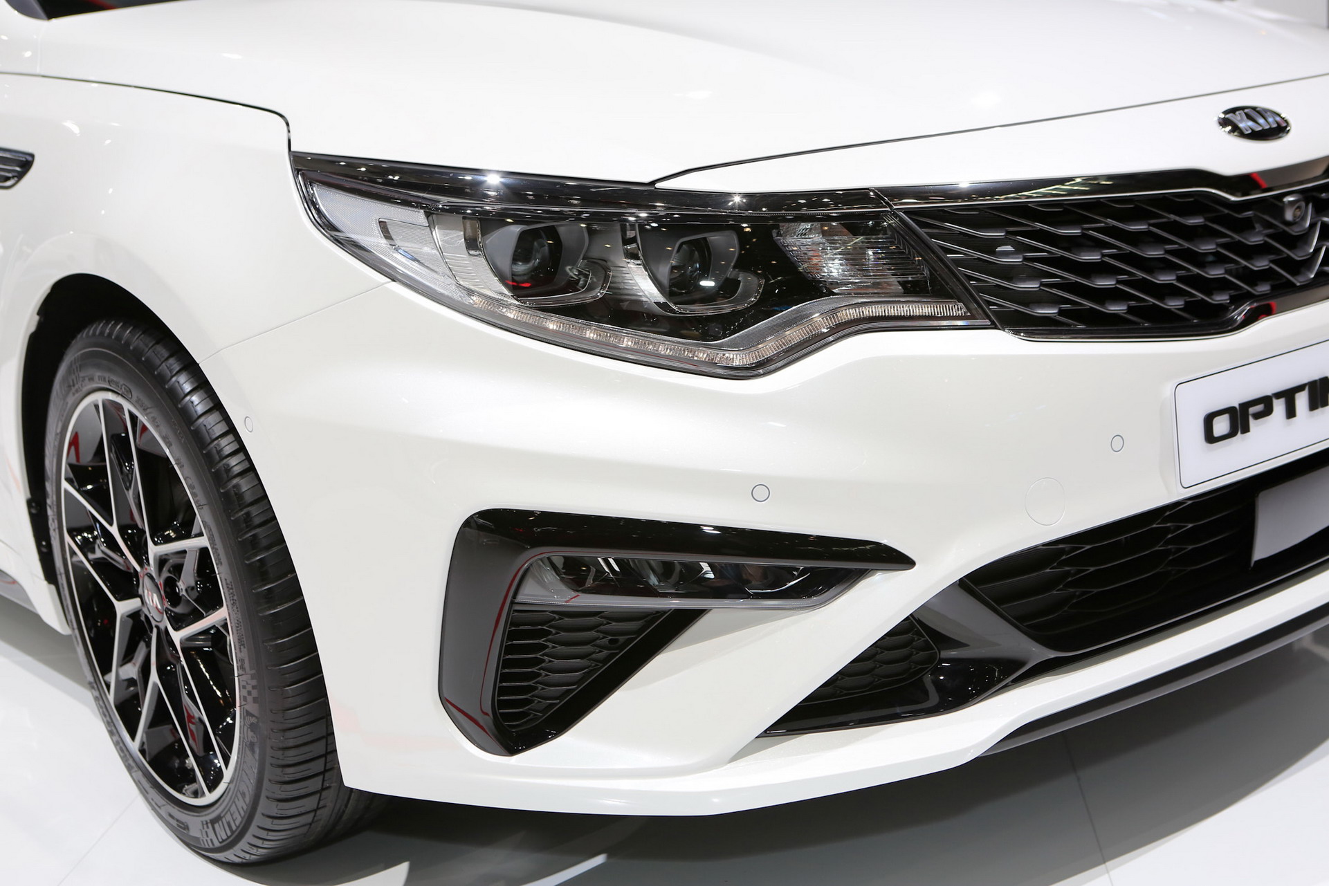 2018-Kia-Optima-2 2018 Kia Optima Gets Styling, Tech And Engine Updates | Geneva Images
