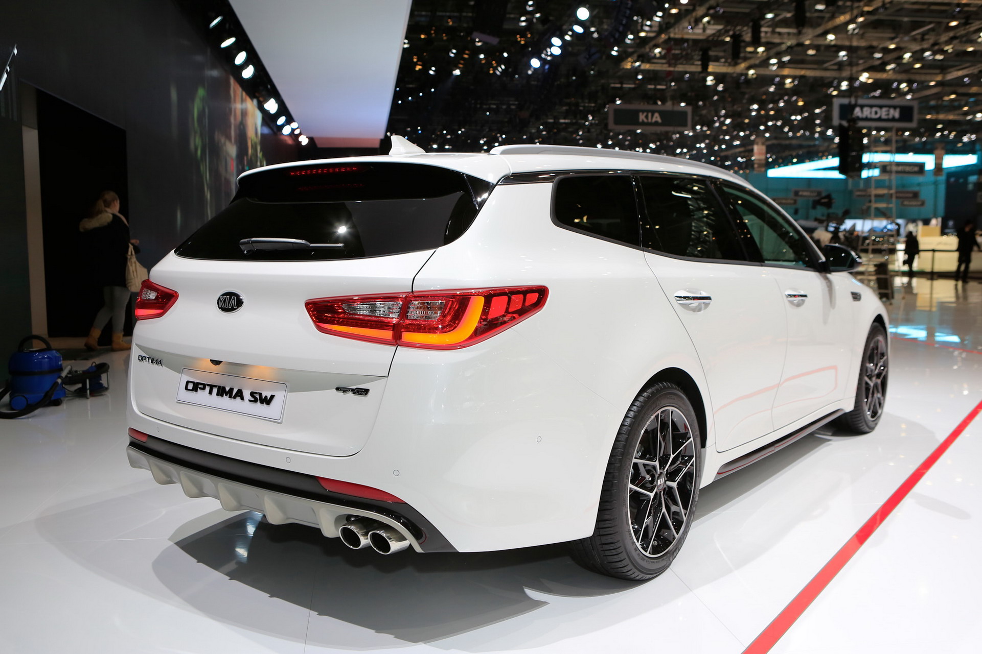 2018-Kia-Optima-5 2018 Kia Optima Gets Styling, Tech And Engine Updates | Geneva Images