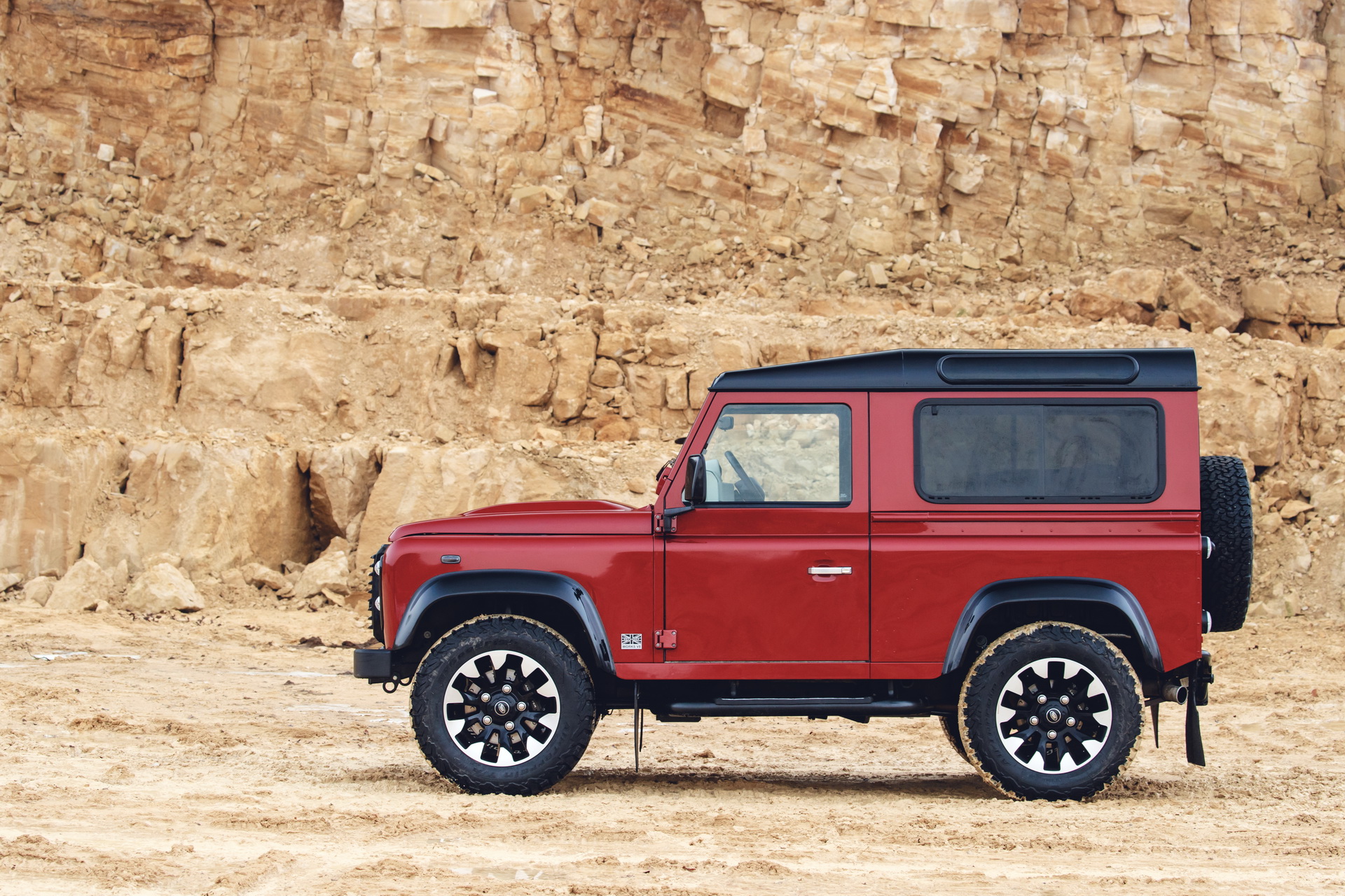 2018-LR-Defender-V8Edition-09 That Didn’t Take Long: Land Rover Defender Works V8 Sold Out