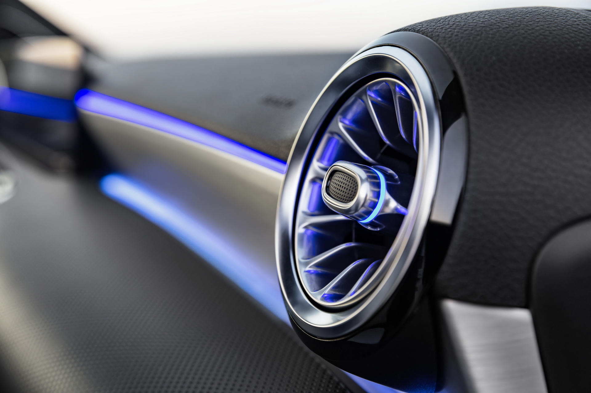 Die neue A-Klasse: TecDay Interieurdesign Watch 2018 Mercedes A-Class World Premiere Live Here At 1:00PM EST