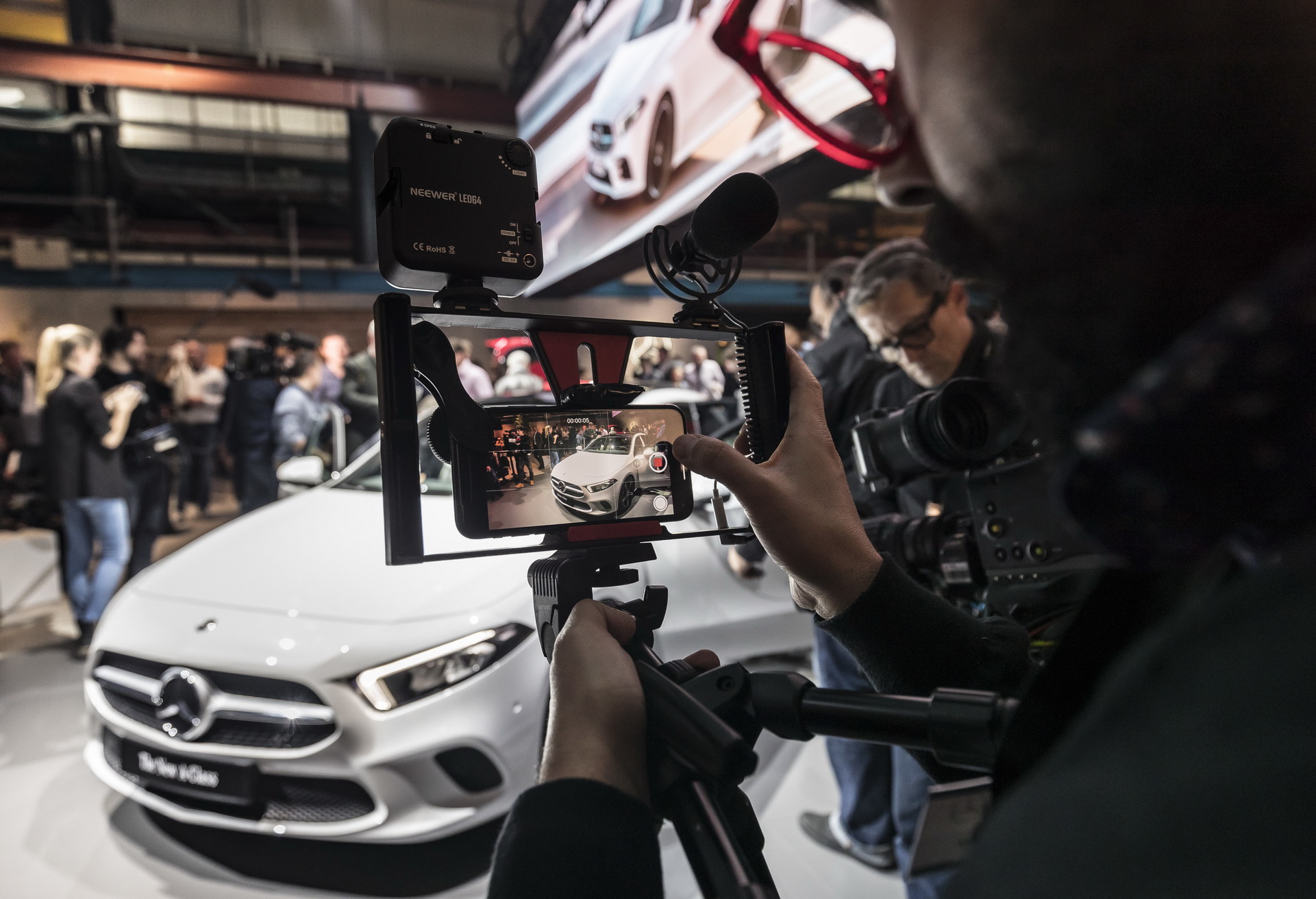 2018-Mercedes-Benz-A-Class-12 2019 Mercedes A-Class Grows Up, Gets More Stylish And A Lot Smarter (Live Images)