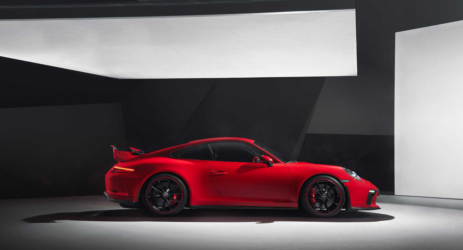 2018 Porsche 911 GT3 Porsche 911 GT3 Will Soldier On With Naturally-Aspirated Engine, Manual Gearbox