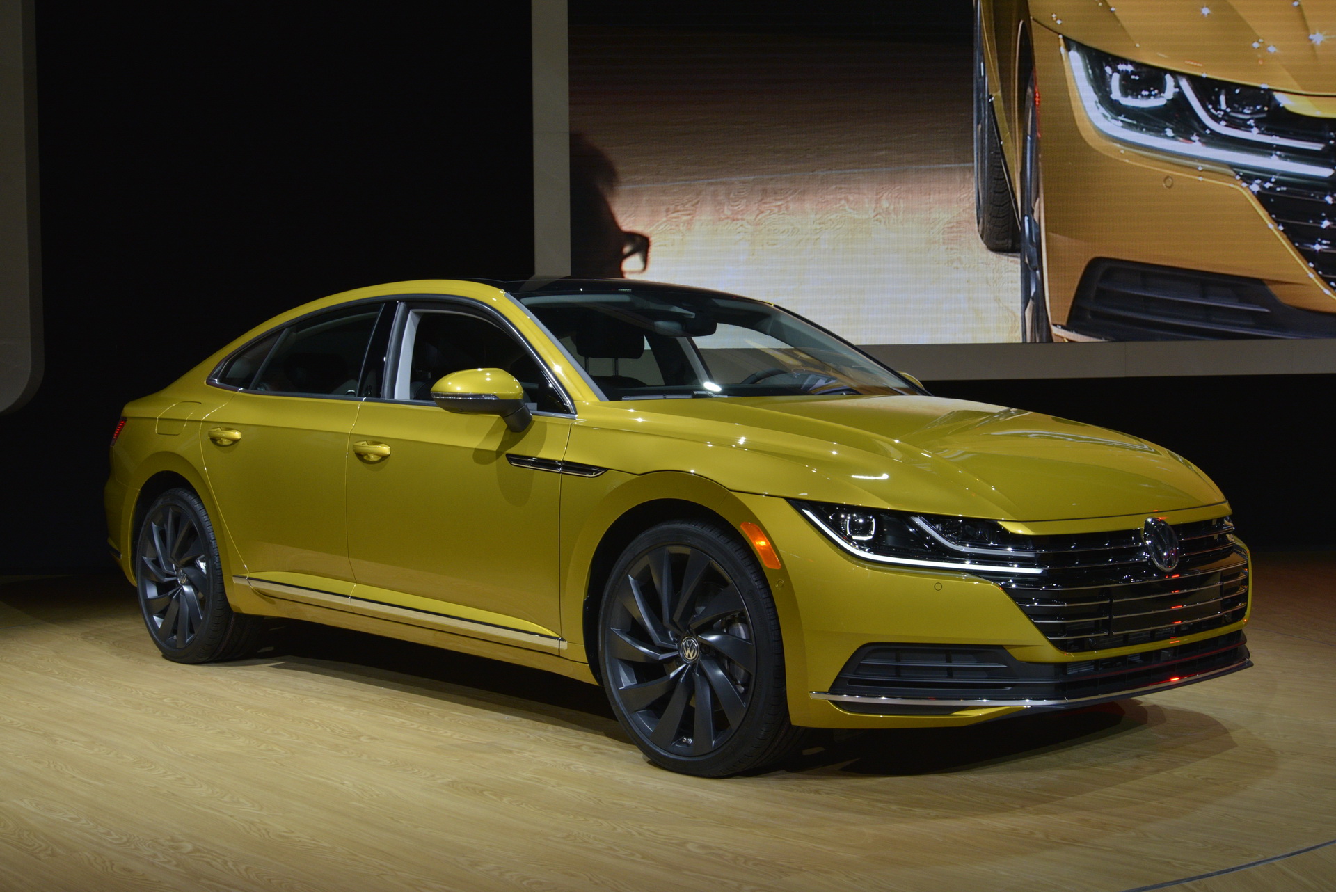 2018-VW-Arteon-05 US-Spec VW Arteon Lands In Chicago, Sales To Begin In Late 2018