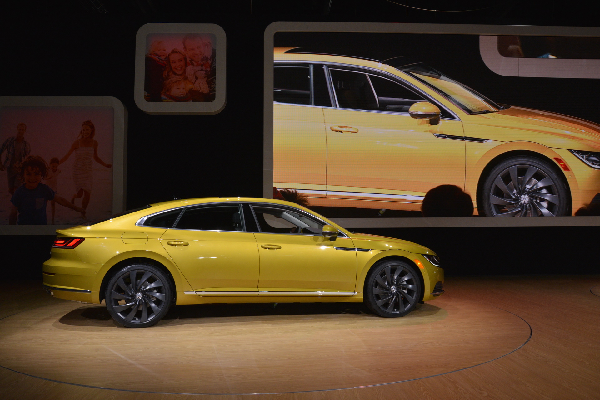 2018-VW-Arteon-08 US-Spec VW Arteon Lands In Chicago, Sales To Begin In Late 2018