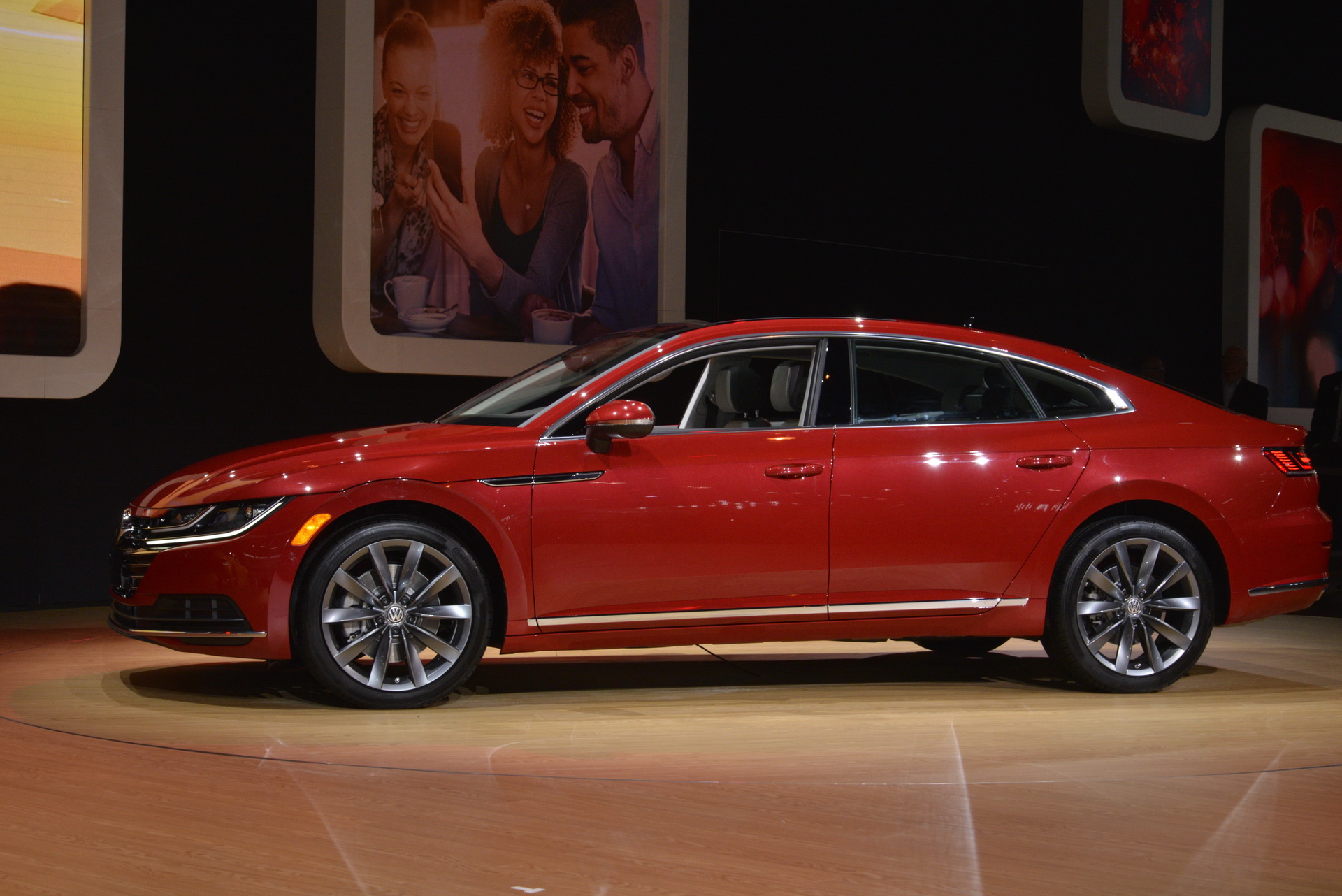 2018-VW-Arteon-09 US-Spec VW Arteon Lands In Chicago, Sales To Begin In Late 2018