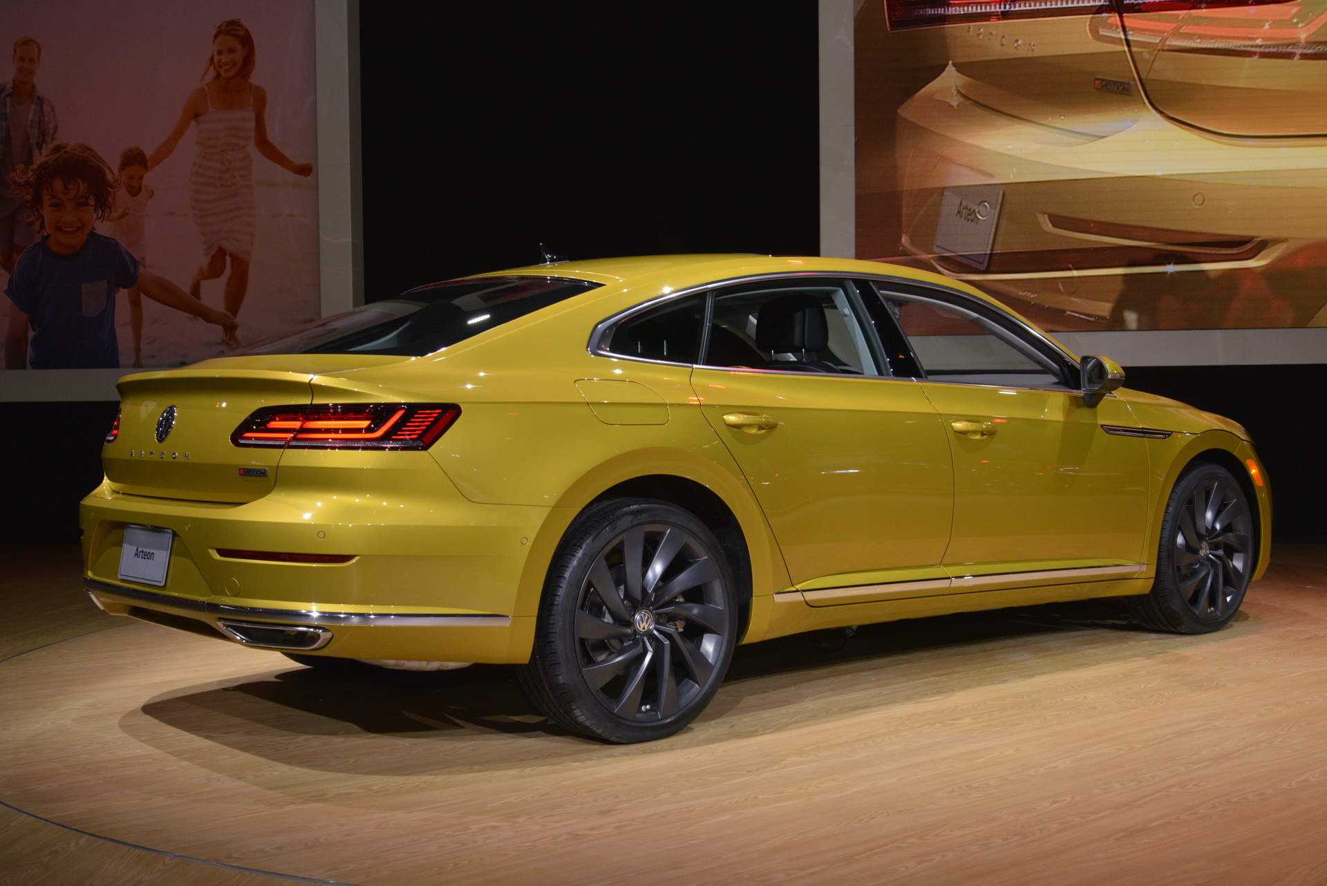 2018-VW-Arteon-10 US-Spec VW Arteon Lands In Chicago, Sales To Begin In Late 2018