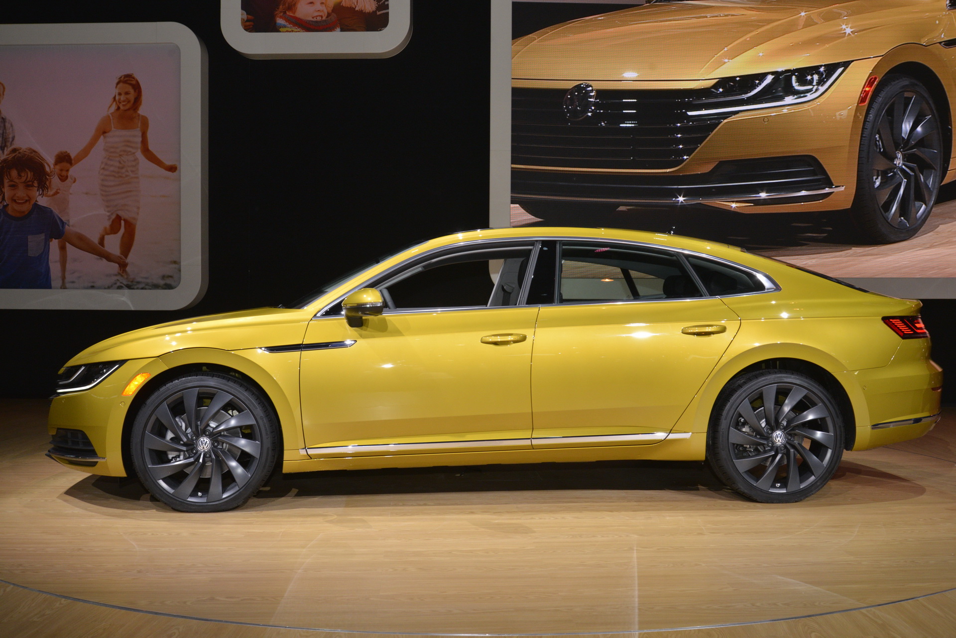 2018-VW-Arteon-16 US-Spec VW Arteon Lands In Chicago, Sales To Begin In Late 2018