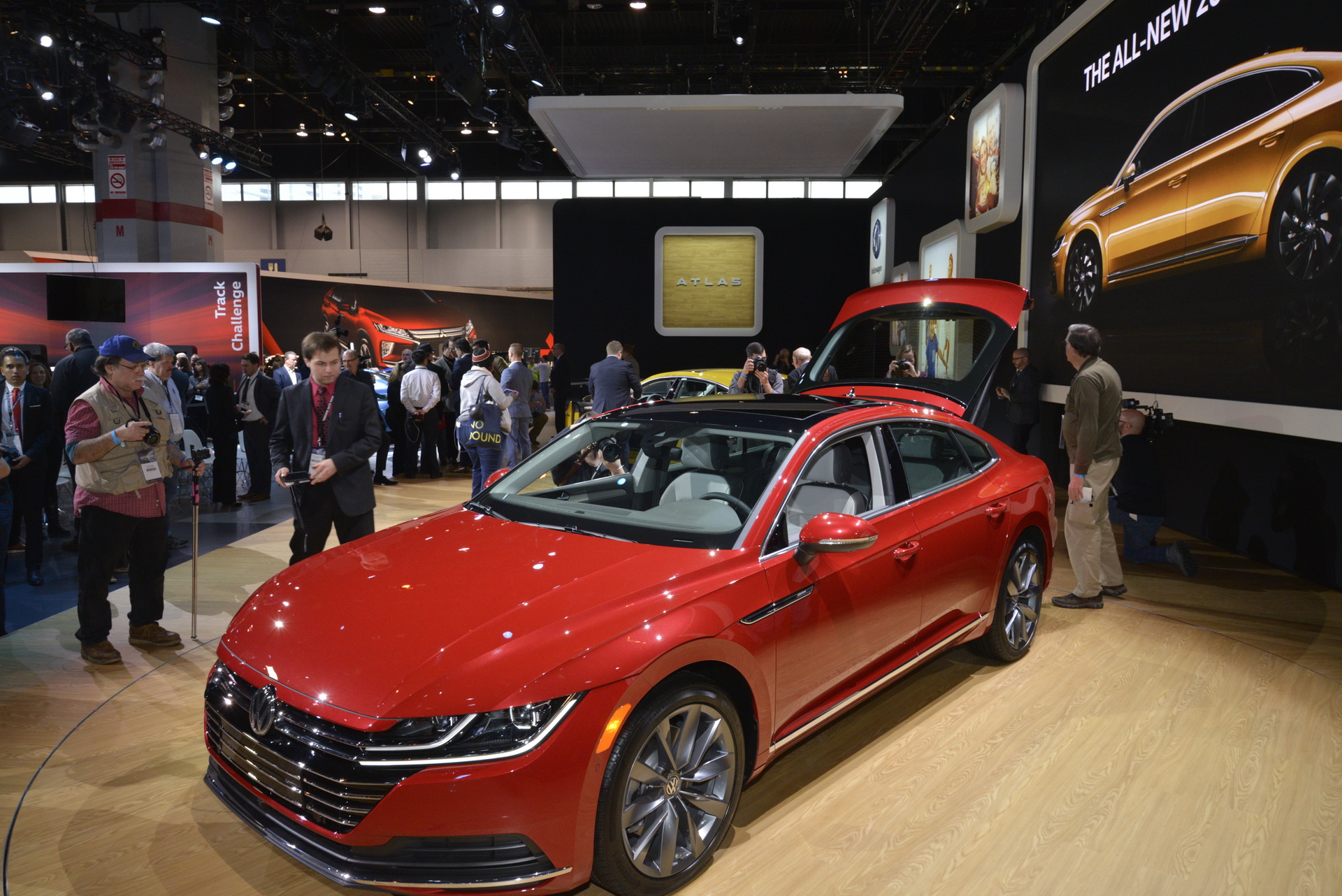 2018-VW-Arteon-18 US-Spec VW Arteon Lands In Chicago, Sales To Begin In Late 2018