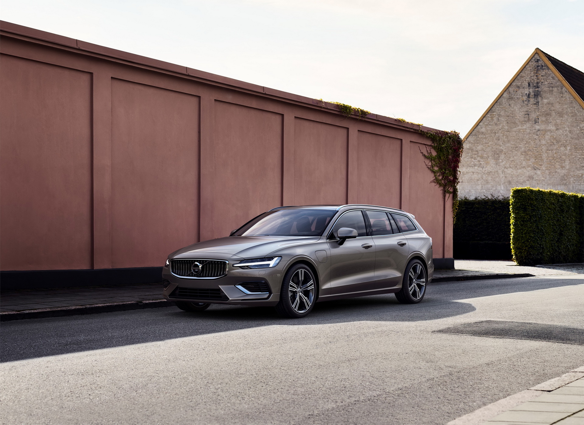 New Volvo V60 exterior Volvo S60 Coming This Summer, V60 Cross Country Also Confirmed
