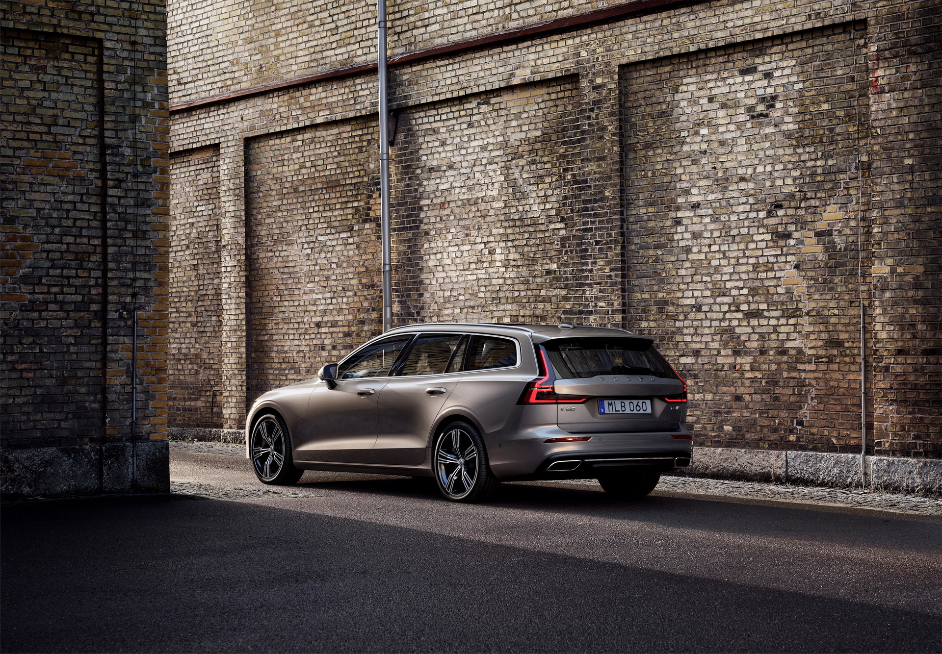 New Volvo V60 exterior Volvo S60 Coming This Summer, V60 Cross Country Also Confirmed