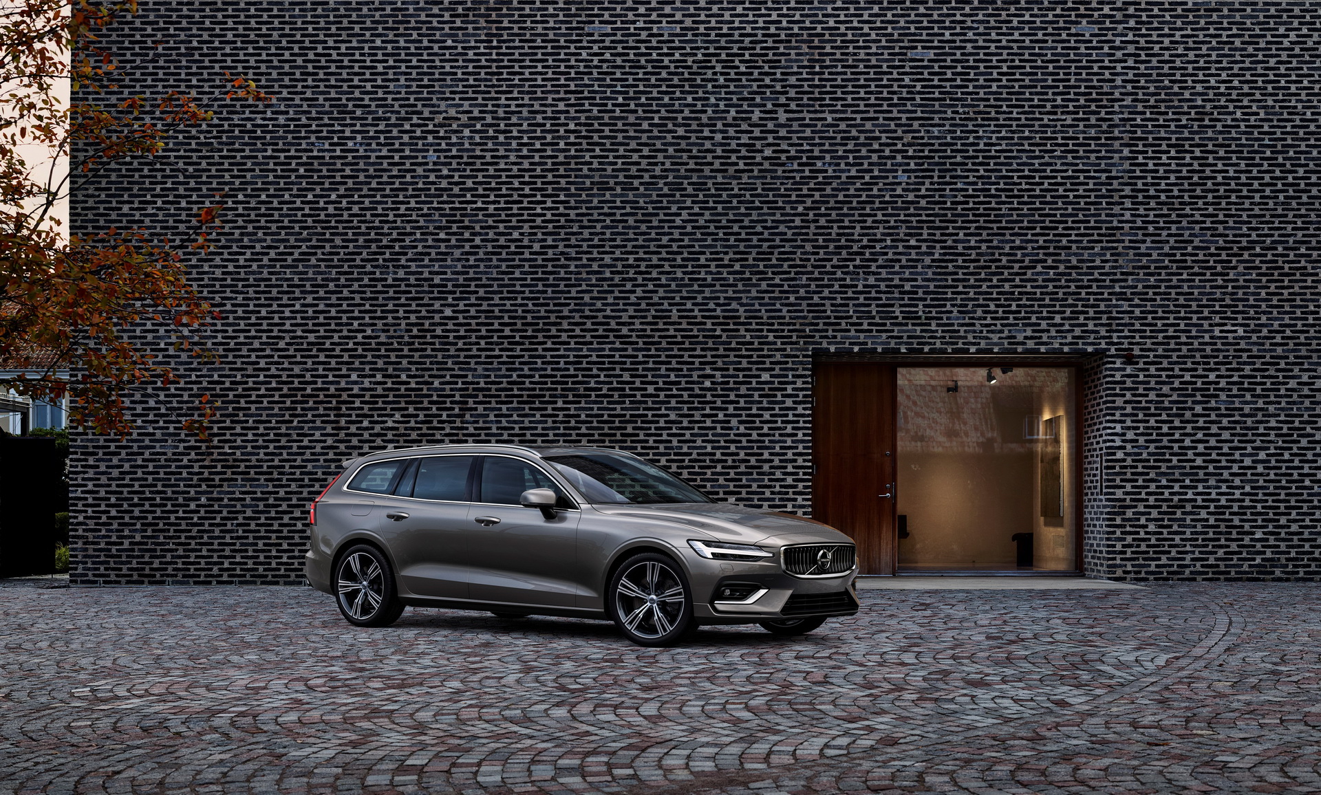 Volvo V60 Official: New Volvo V60 Is A Sexy Wagon Packed With Advanced Tech