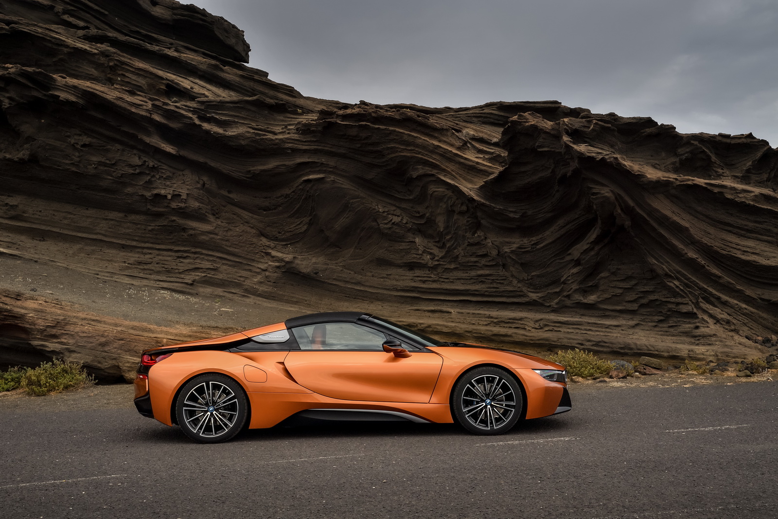 2018-bmw-i8-roadster-5 BMW i8 Roadster Said To Arrive In March From $164,295