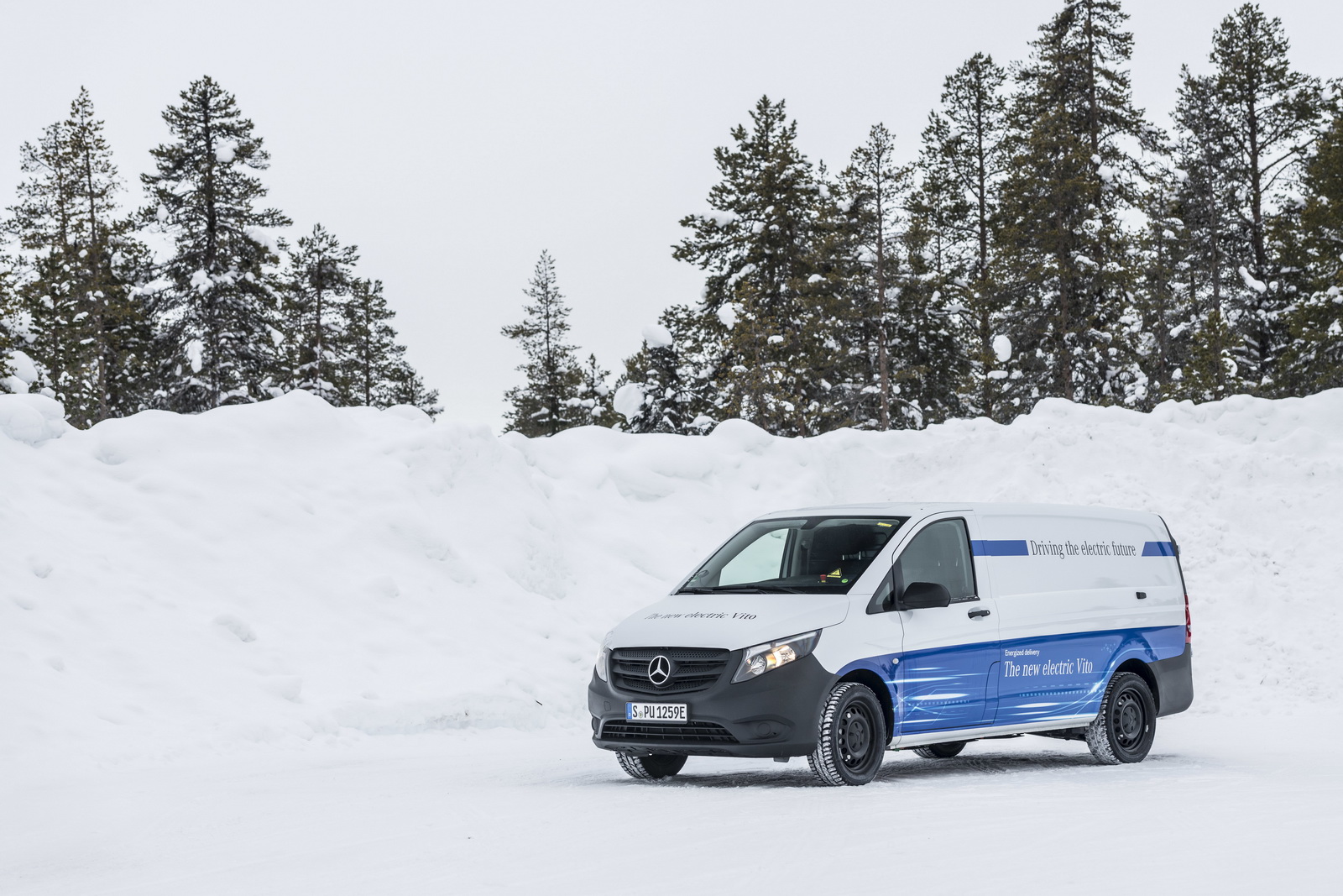 Elektrische Transporter von Mercedes-Benz Vans: Zuverlässig auch bei Kälte, Eis und Schnee: der elektrische Vito beim Härtetest am Polarkreis Mercedes-Benz eVito’s Batteries Learn To Cope With Low Temps
