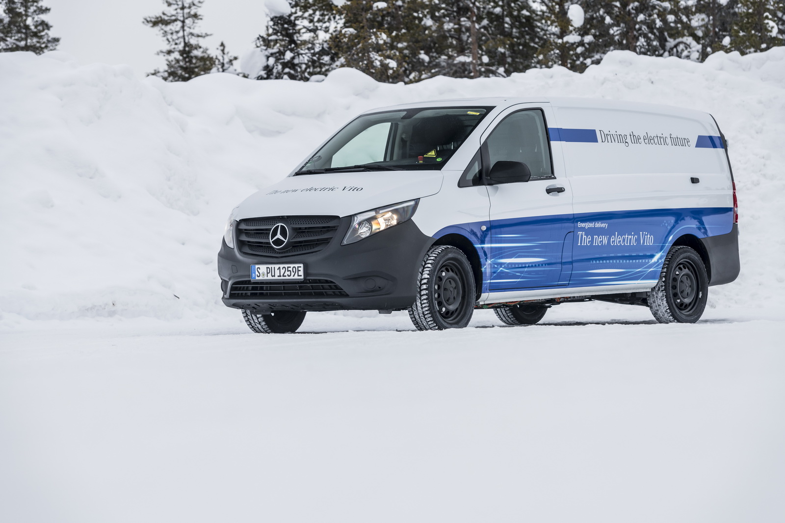 Elektrische Transporter von Mercedes-Benz Vans: Zuverlässig auch bei Kälte, Eis und Schnee: der elektrische Vito beim Härtetest am Polarkreis Mercedes-Benz eVito’s Batteries Learn To Cope With Low Temps