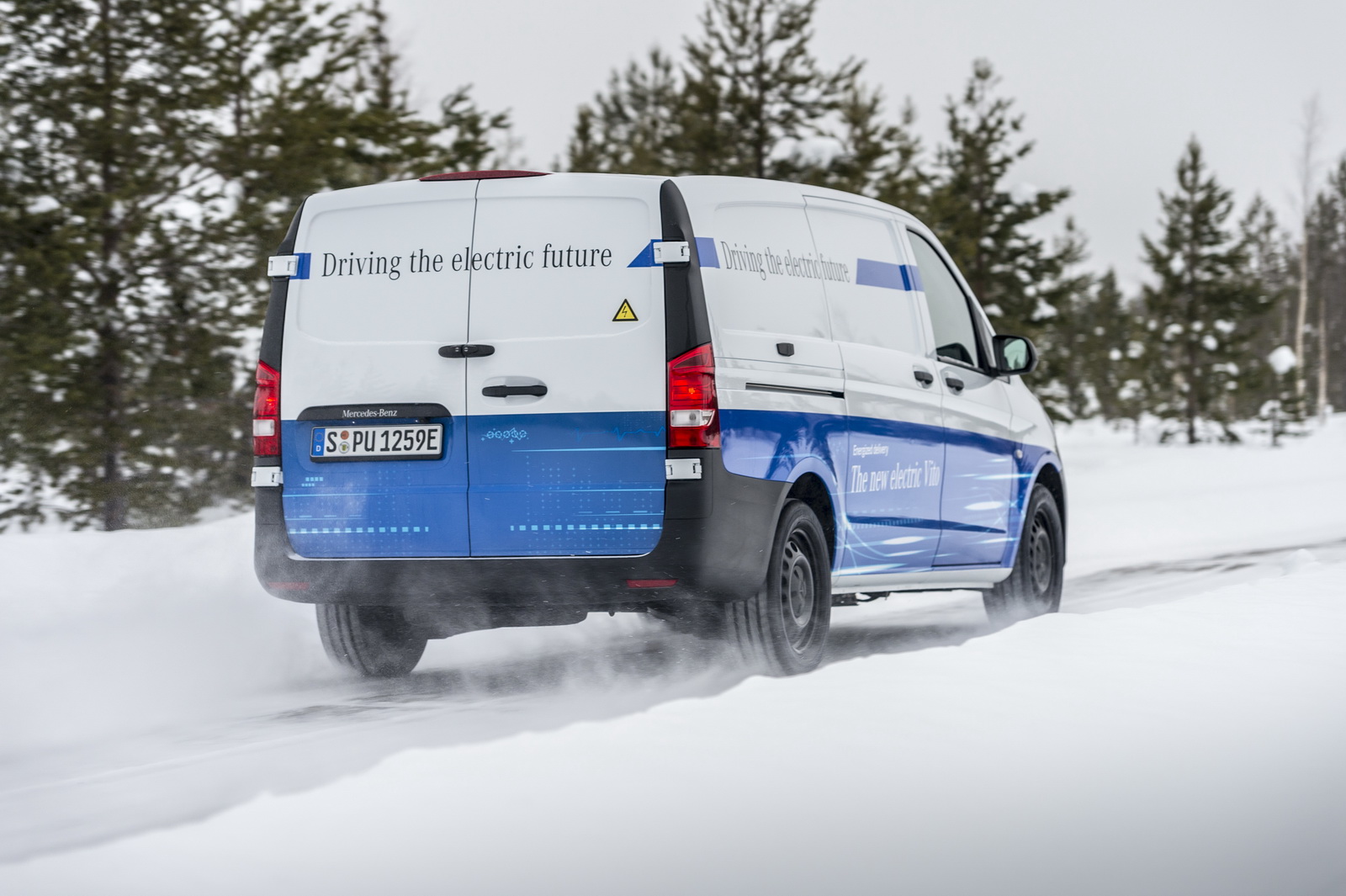 Elektrische Transporter von Mercedes-Benz Vans: Zuverlässig auch bei Kälte, Eis und Schnee: der elektrische Vito beim Härtetest am Polarkreis Mercedes-Benz eVito’s Batteries Learn To Cope With Low Temps