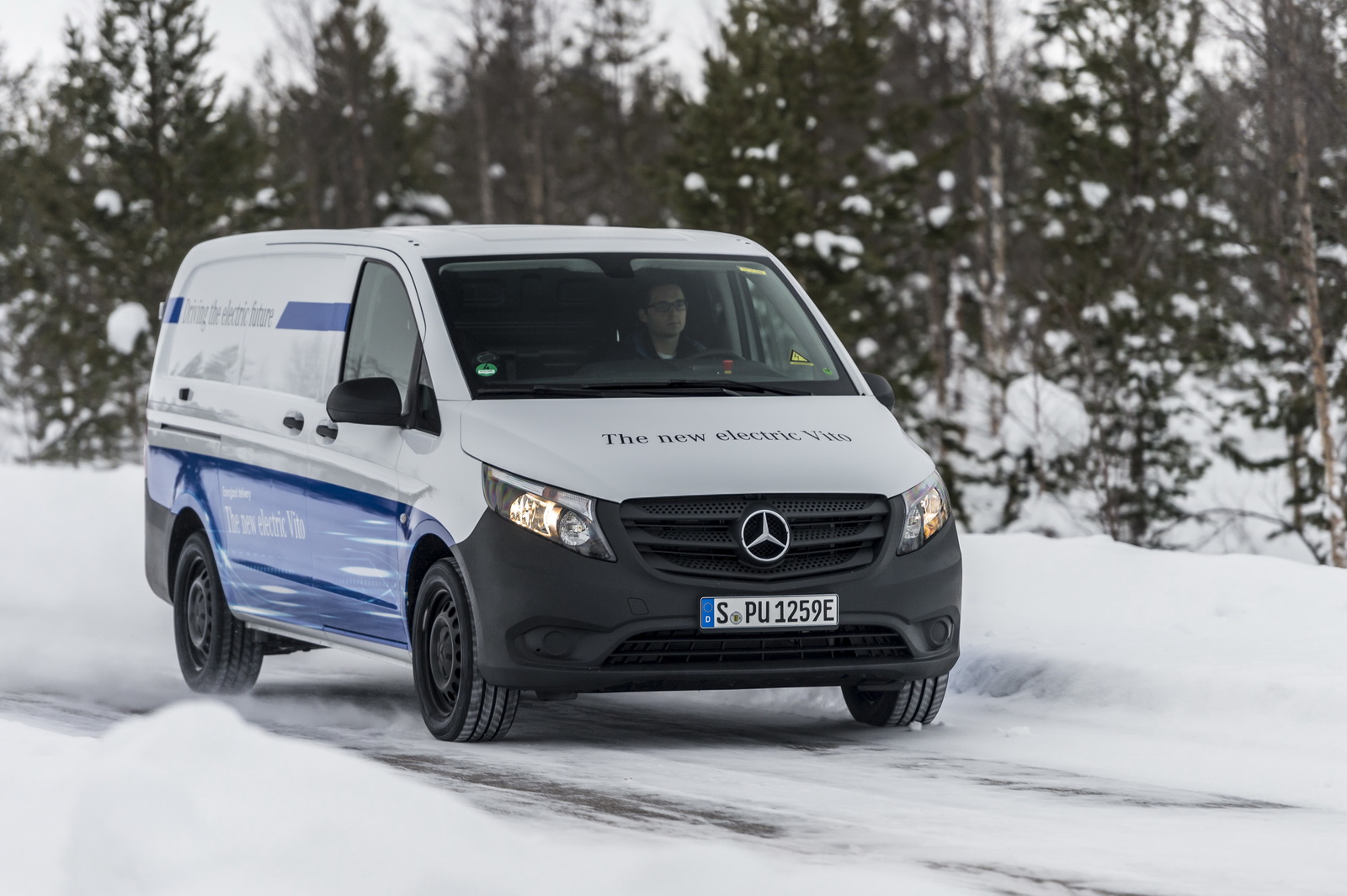 Elektrische Transporter von Mercedes-Benz Vans: Zuverlässig auch bei Kälte, Eis und Schnee: der elektrische Vito beim Härtetest am Polarkreis Mercedes-Benz eVito’s Batteries Learn To Cope With Low Temps
