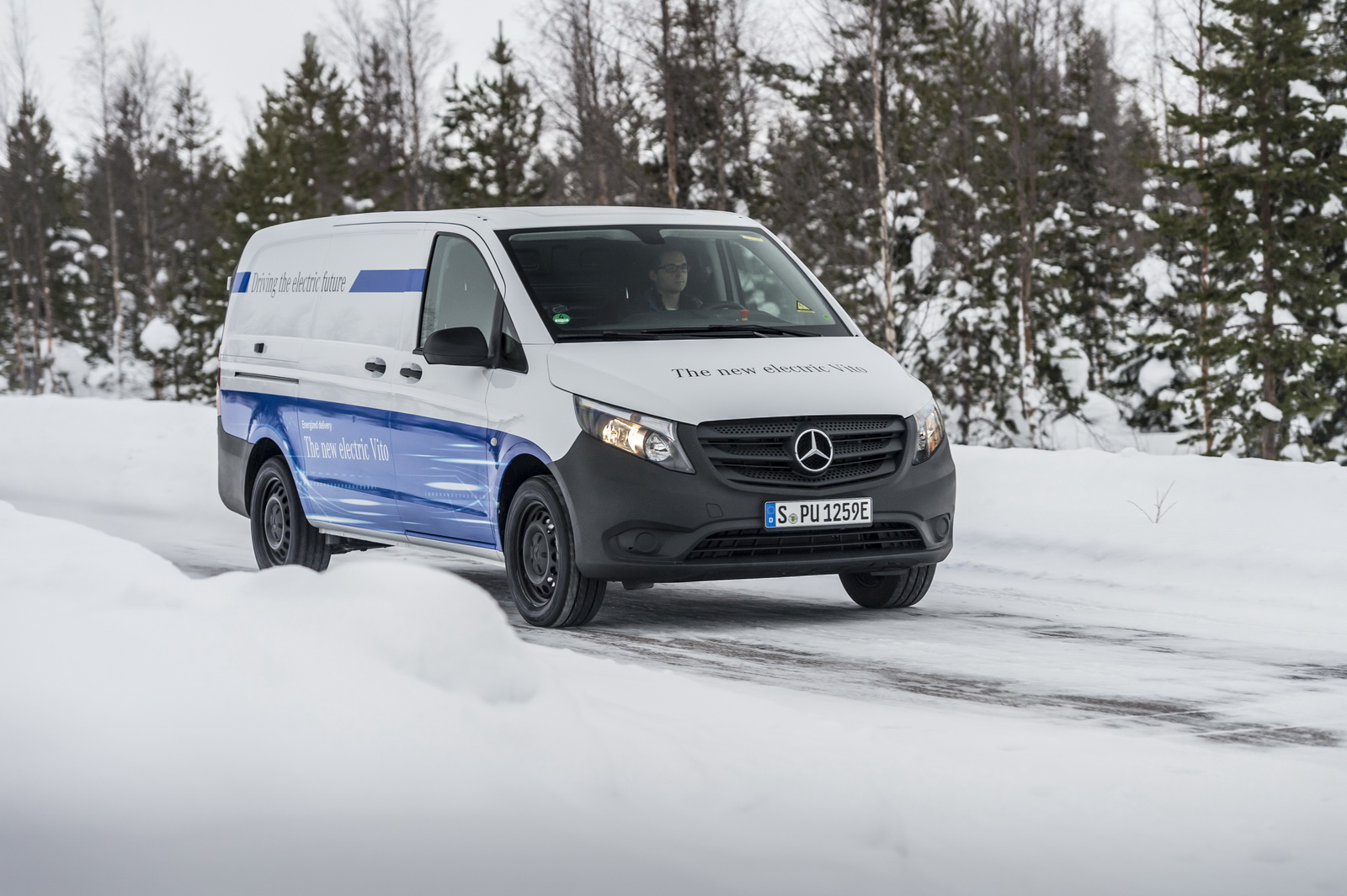 Elektrische Transporter von Mercedes-Benz Vans: Zuverlässig auch bei Kälte, Eis und Schnee: der elektrische Vito beim Härtetest am Polarkreis Mercedes-Benz eVito’s Batteries Learn To Cope With Low Temps