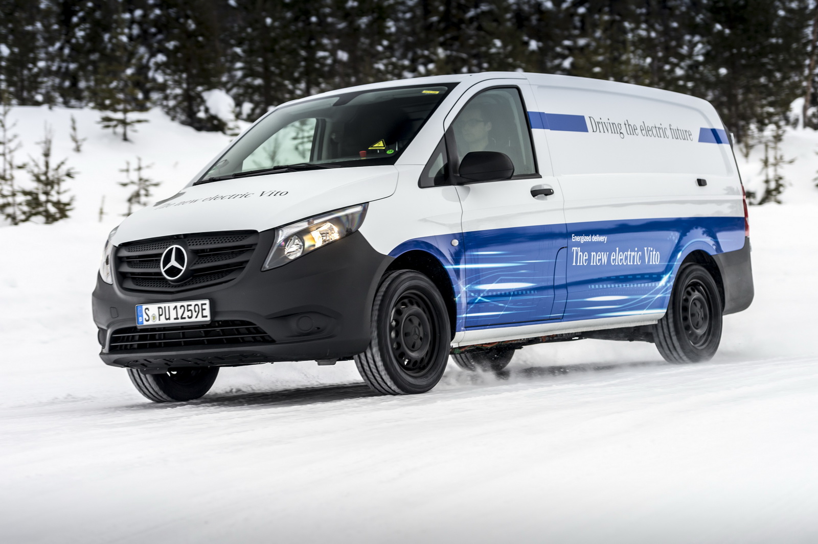 Elektrische Transporter von Mercedes-Benz Vans: Zuverlässig auch bei Kälte, Eis und Schnee: der elektrische Vito beim Härtetest am Polarkreis Mercedes-Benz eVito’s Batteries Learn To Cope With Low Temps