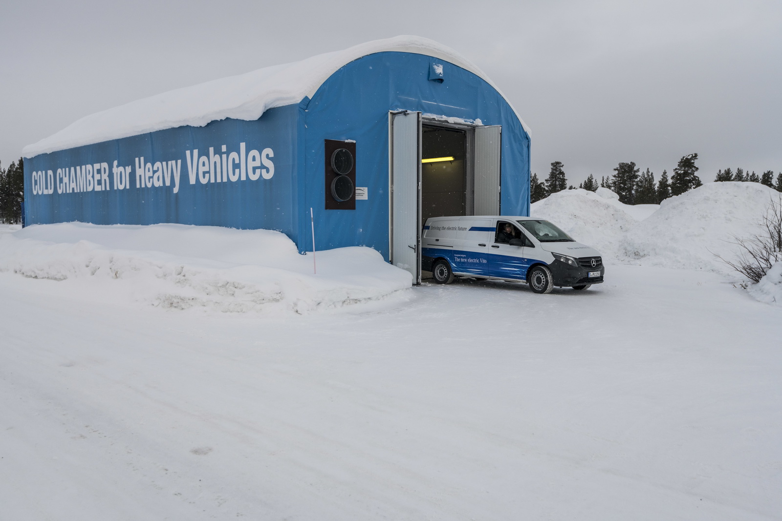 Elektrische Transporter von Mercedes-Benz Vans: Zuverlässig auch bei Kälte, Eis und Schnee: der elektrische Vito beim Härtetest am Polarkreis Mercedes-Benz eVito’s Batteries Learn To Cope With Low Temps