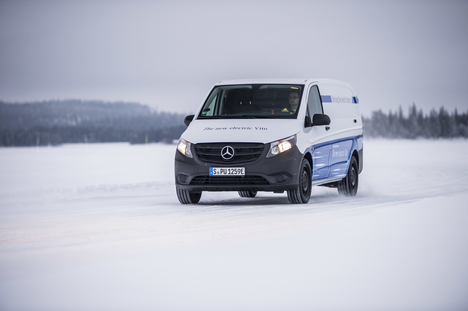 Elektrische Transporter von Mercedes-Benz Vans: Zuverlässig auch bei Kälte, Eis und Schnee: der elektrische Vito beim Härtetest am Polarkreis Mercedes-Benz eVito’s Batteries Learn To Cope With Low Temps