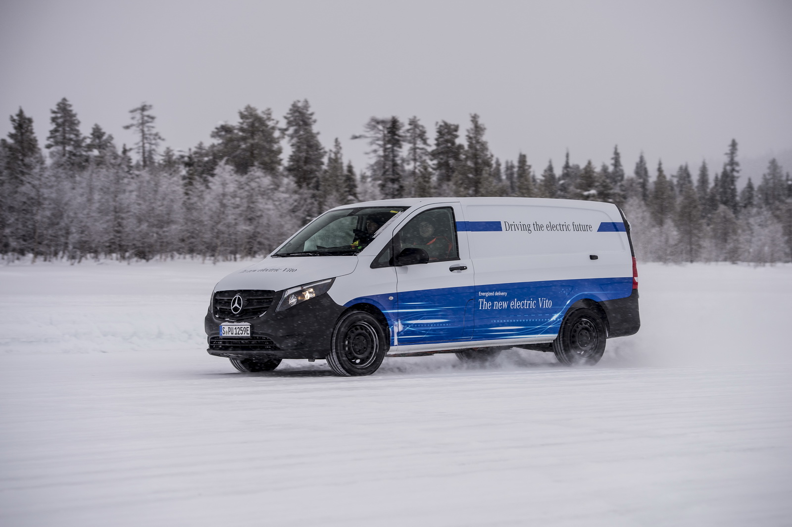 Elektrische Transporter von Mercedes-Benz Vans: Zuverlässig auch bei Kälte, Eis und Schnee: der elektrische Vito beim Härtetest am Polarkreis Mercedes-Benz eVito’s Batteries Learn To Cope With Low Temps