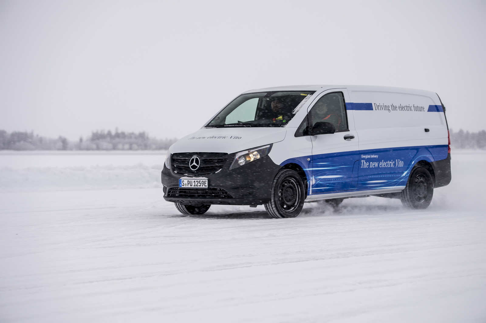 Elektrische Transporter von Mercedes-Benz Vans: Zuverlässig auch bei Kälte, Eis und Schnee: der elektrische Vito beim Härtetest am Polarkreis Mercedes-Benz eVito’s Batteries Learn To Cope With Low Temps
