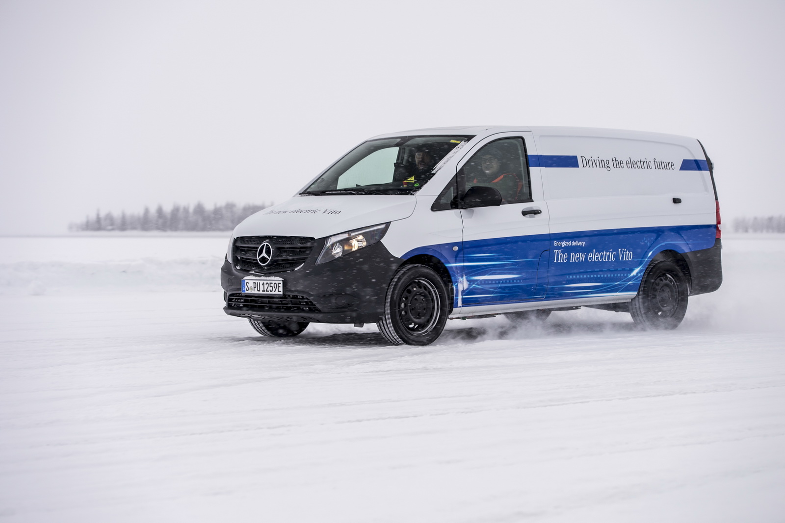 Elektrische Transporter von Mercedes-Benz Vans: Zuverlässig auch bei Kälte, Eis und Schnee: der elektrische Vito beim Härtetest am Polarkreis Mercedes-Benz eVito’s Batteries Learn To Cope With Low Temps