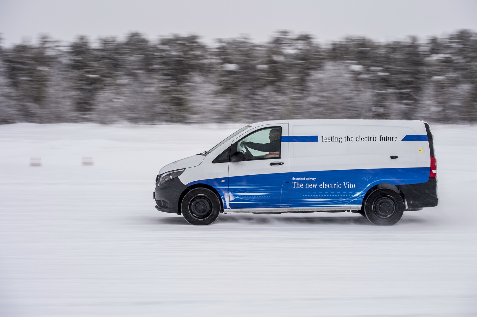 Elektrische Transporter von Mercedes-Benz Vans: Zuverlässig auch bei Kälte, Eis und Schnee: der elektrische Vito beim Härtetest am Polarkreis Mercedes-Benz eVito’s Batteries Learn To Cope With Low Temps