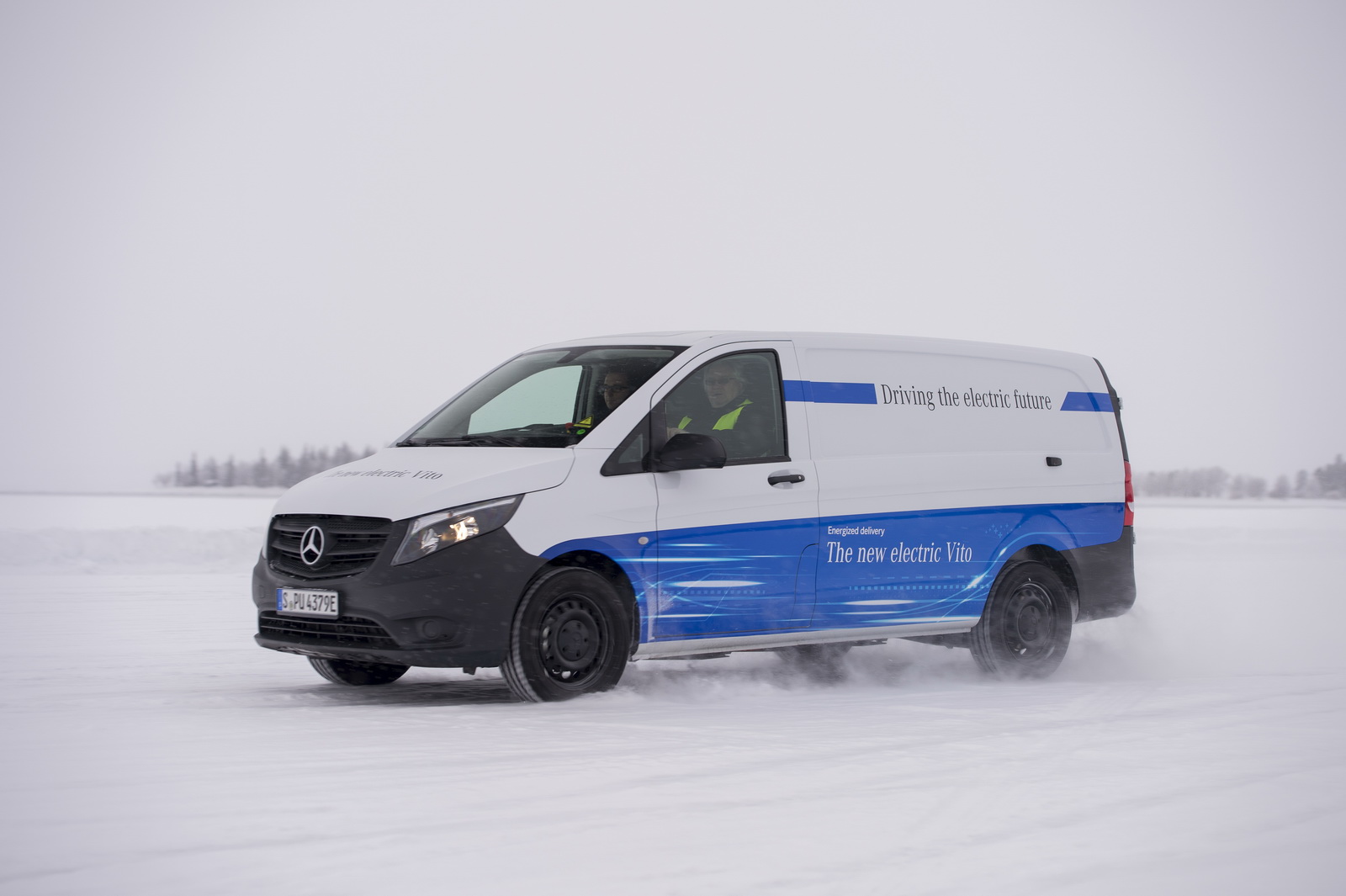 Elektrische Transporter von Mercedes-Benz Vans: Zuverlässig auch bei Kälte, Eis und Schnee: der elektrische Vito beim Härtetest am Polarkreis Mercedes-Benz eVito’s Batteries Learn To Cope With Low Temps