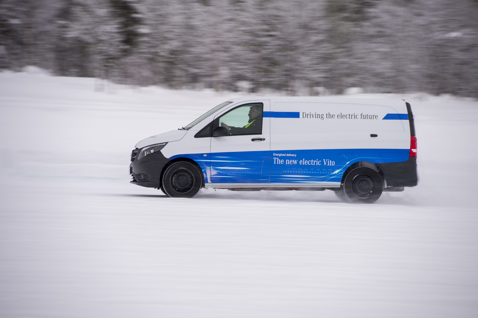 Elektrische Transporter von Mercedes-Benz Vans: Zuverlässig auch bei Kälte, Eis und Schnee: der elektrische Vito beim Härtetest am Polarkreis Mercedes-Benz eVito’s Batteries Learn To Cope With Low Temps
