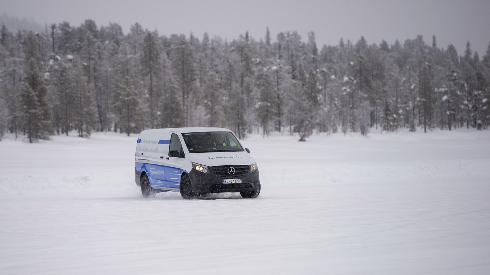 Elektrische Transporter von Mercedes-Benz Vans: Zuverlässig auch bei Kälte, Eis und Schnee: der elektrische Vito beim Härtetest am Polarkreis Mercedes-Benz eVito’s Batteries Learn To Cope With Low Temps