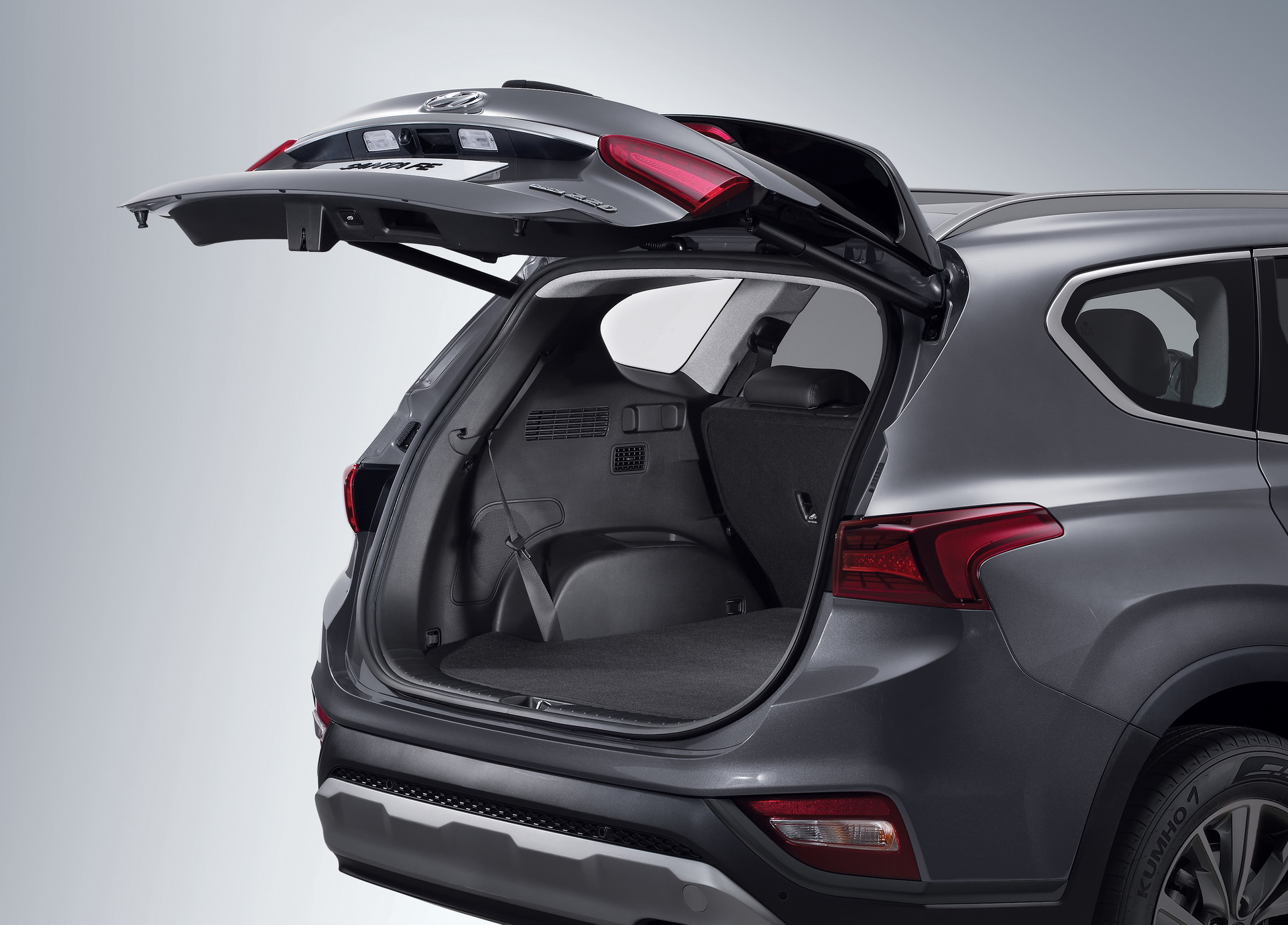 2019-Hyundai-Santa-Fe-30 2019 Hyundai Santa Fe: Feast Your Eyes On 122 Photos