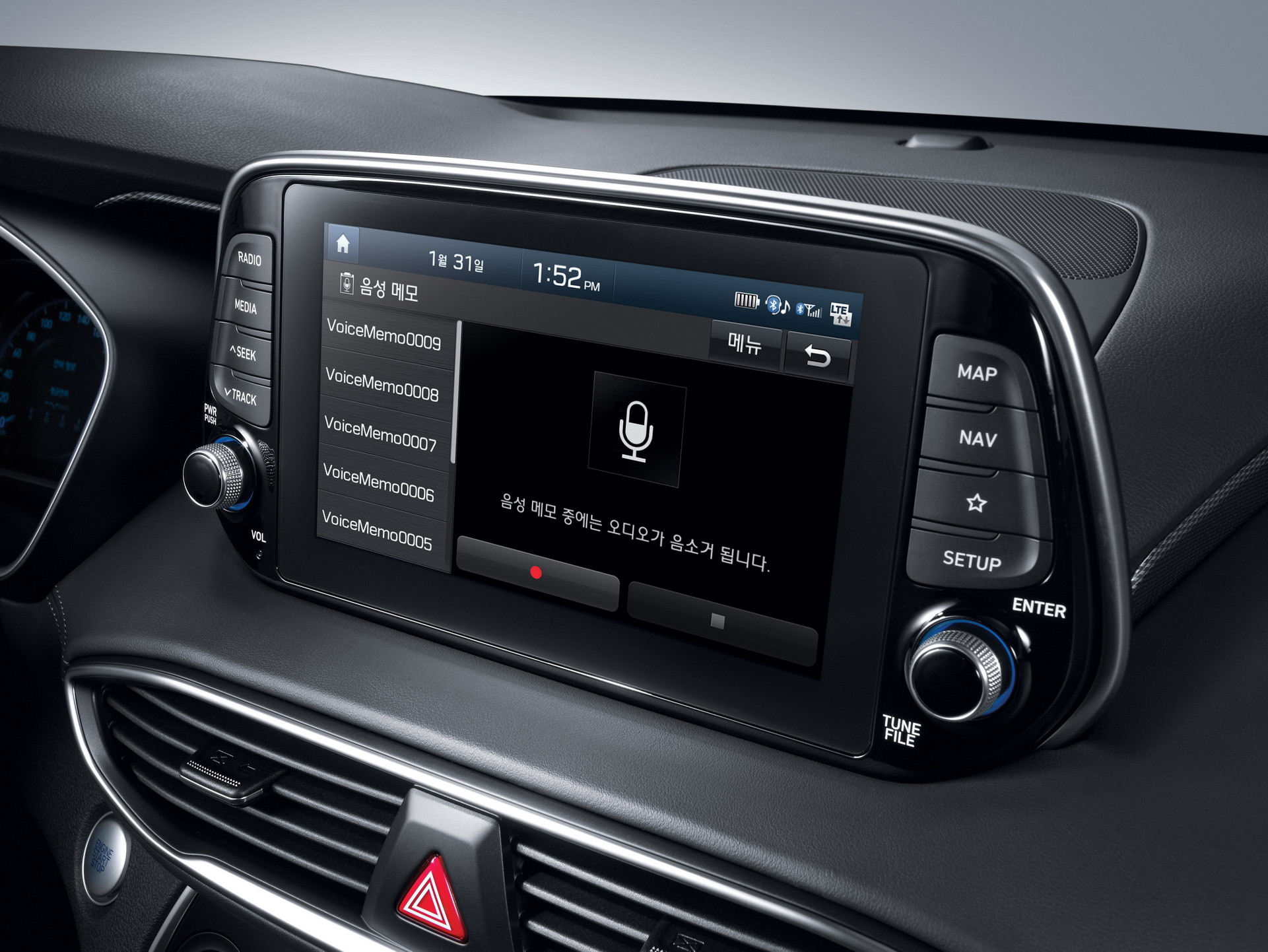 2019-Hyundai-Santa-Fe-78 2019 Hyundai Santa Fe: Feast Your Eyes On 122 Photos