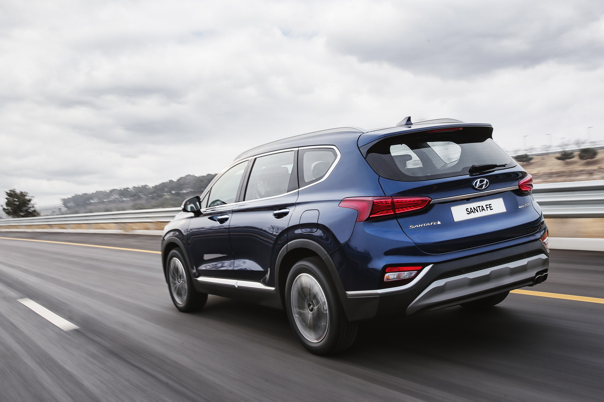 2019-Hyundai-Santa-Fe-97 2019 Hyundai Santa Fe: Feast Your Eyes On 122 Photos