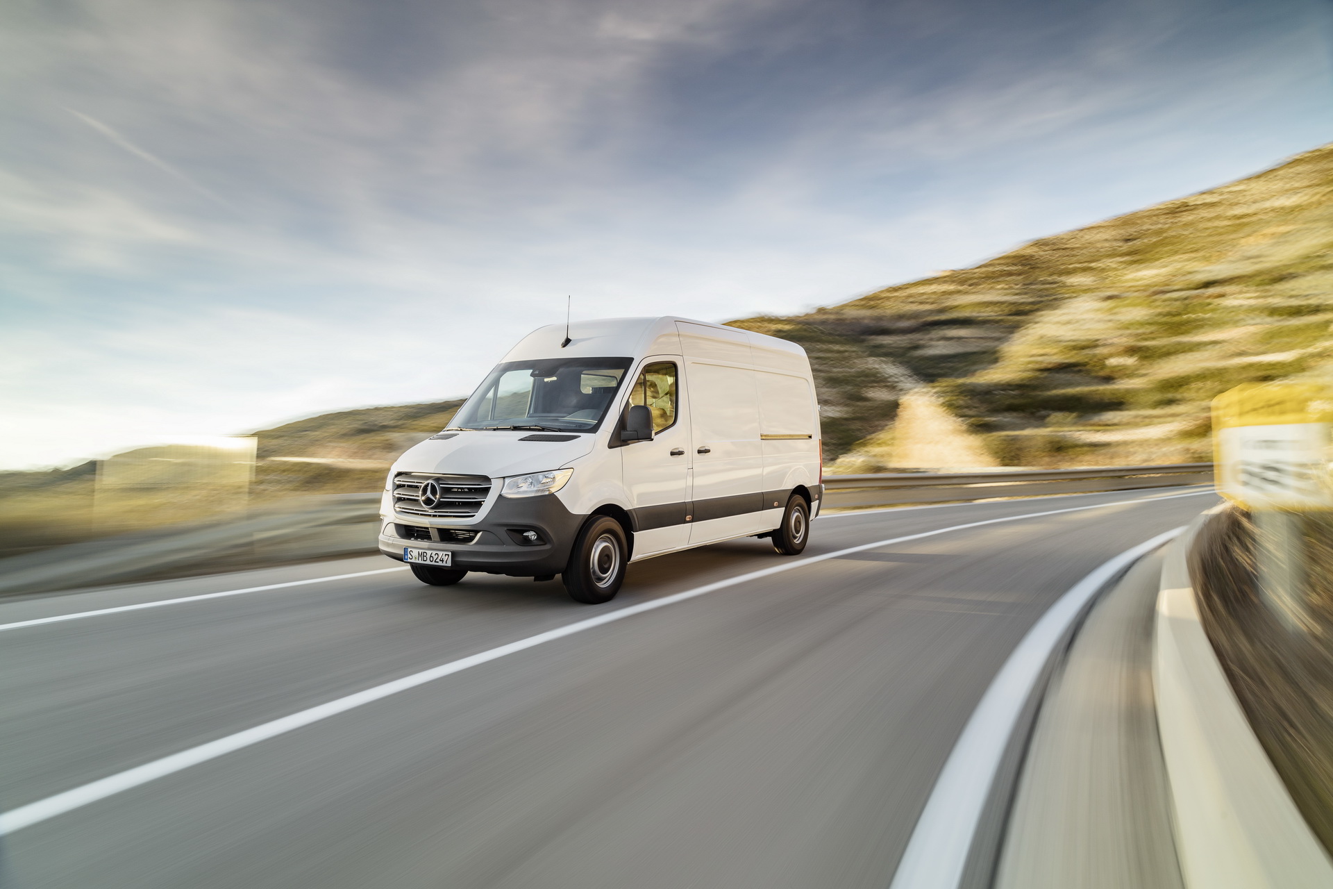 Weltpremiere Mercedes-Benz Sprinter 2018 2018 Mercedes Sprinter: Here’s Your All-New Fully Connected Premium Van