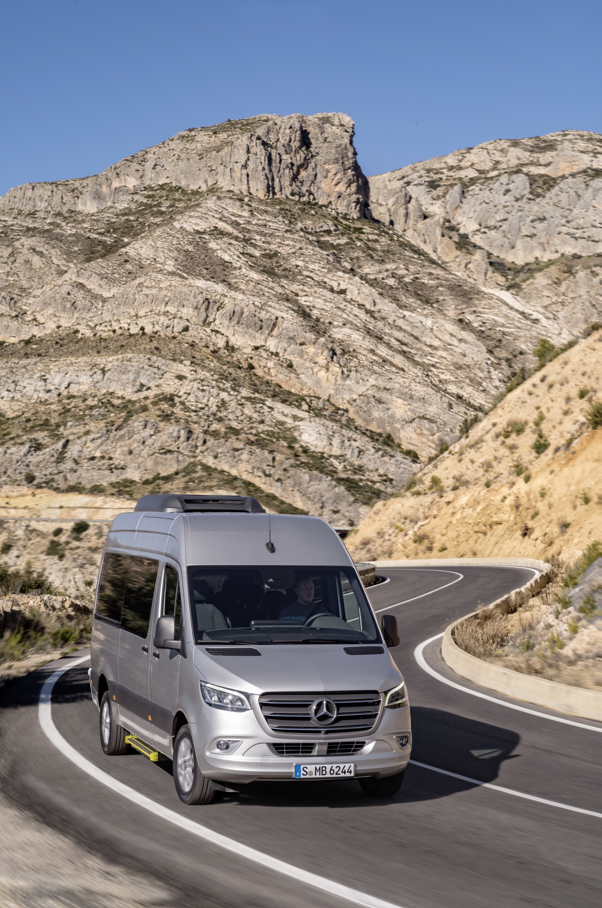 Weltpremiere Mercedes-Benz Sprinter 2018 2018 Mercedes Sprinter: Here’s Your All-New Fully Connected Premium Van