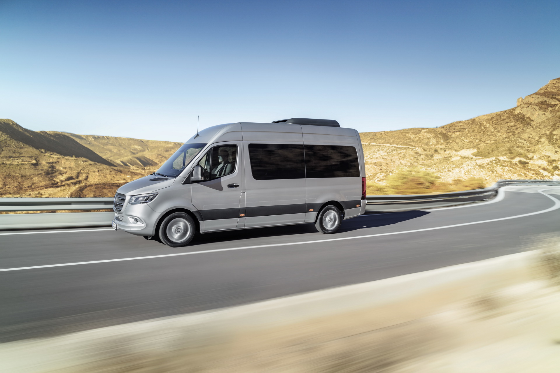 Weltpremiere Mercedes-Benz Sprinter 2018 2018 Mercedes Sprinter: Here’s Your All-New Fully Connected Premium Van