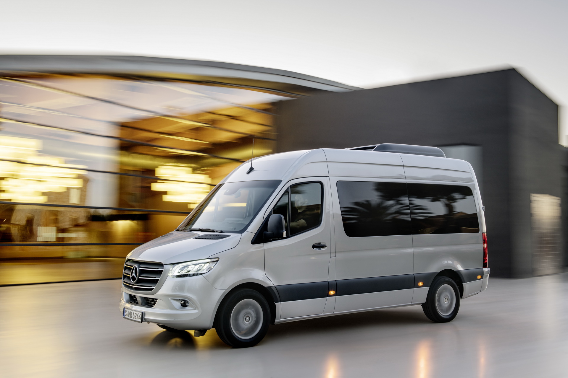 Weltpremiere Mercedes-Benz Sprinter 2018 2018 Mercedes Sprinter: Here’s Your All-New Fully Connected Premium Van