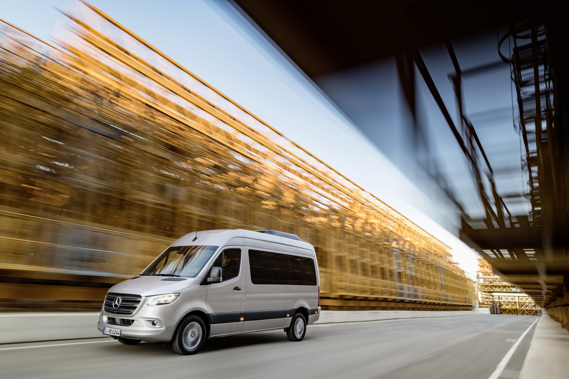 Weltpremiere Mercedes-Benz Sprinter 2018 2018 Mercedes Sprinter: Here’s Your All-New Fully Connected Premium Van