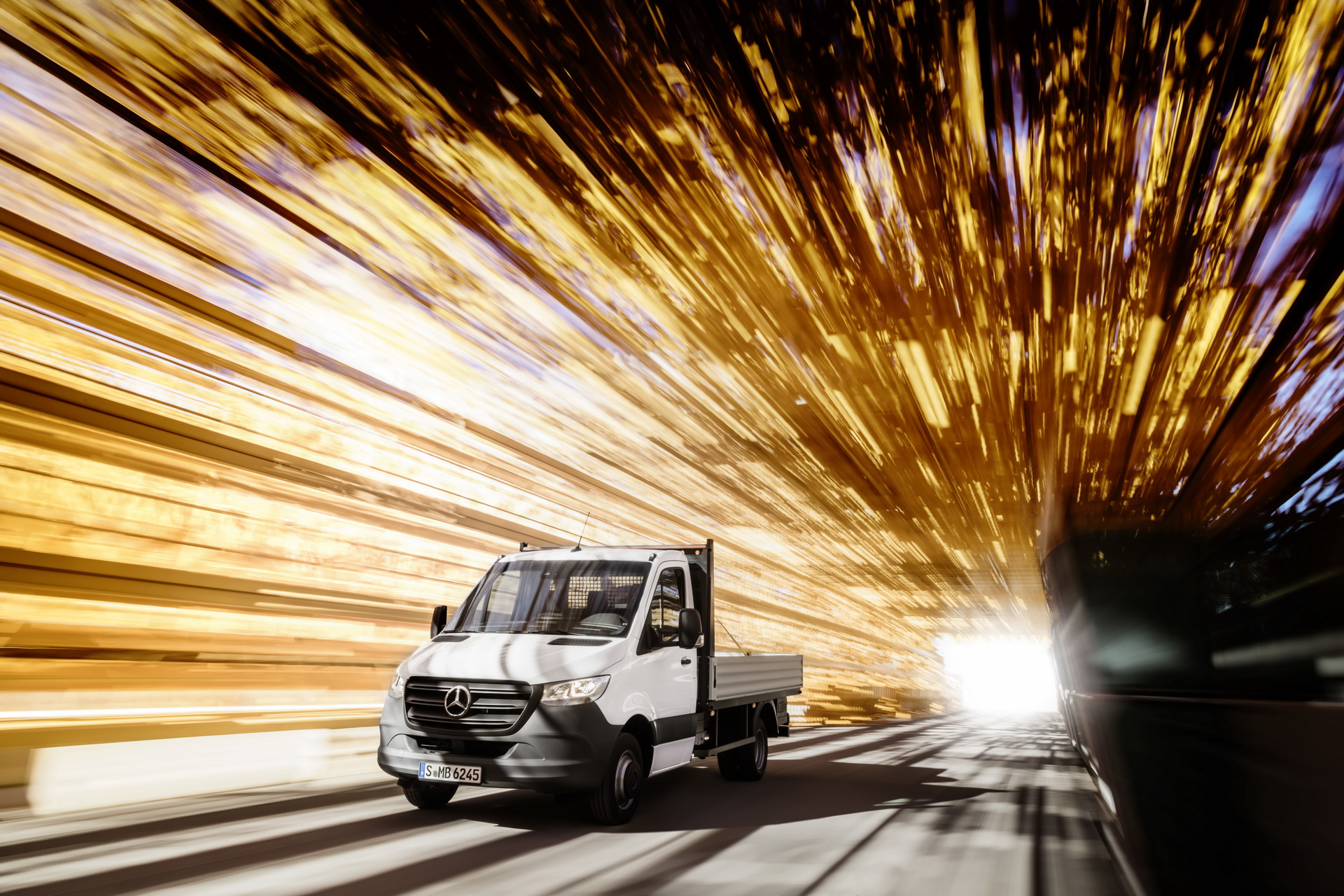 Weltpremiere Mercedes-Benz Sprinter 2018 2018 Mercedes Sprinter: Here’s Your All-New Fully Connected Premium Van