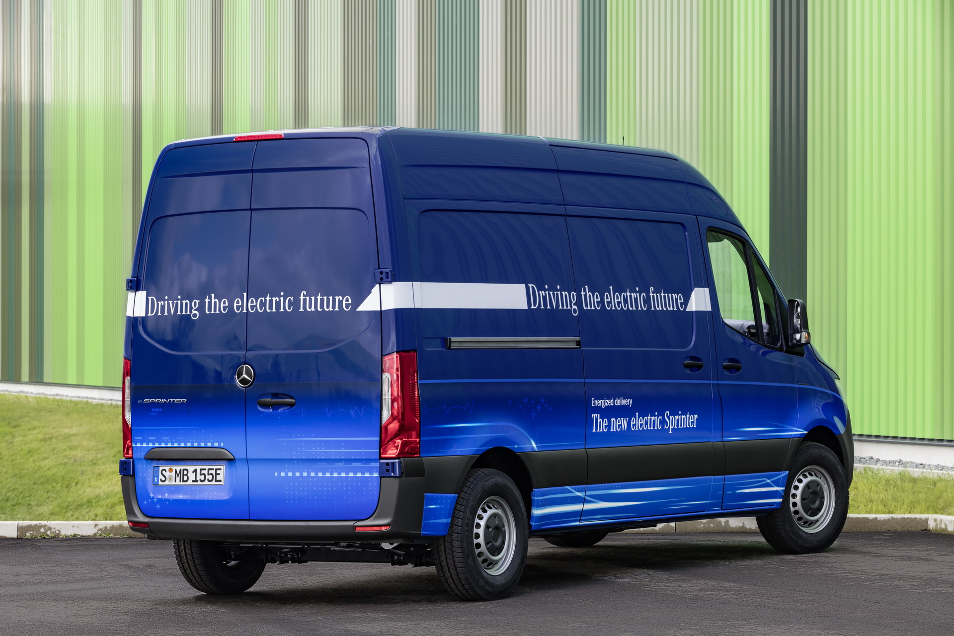 Weltpremiere Mercedes-Benz Sprinter 2018 2018 Mercedes Sprinter: Here’s Your All-New Fully Connected Premium Van