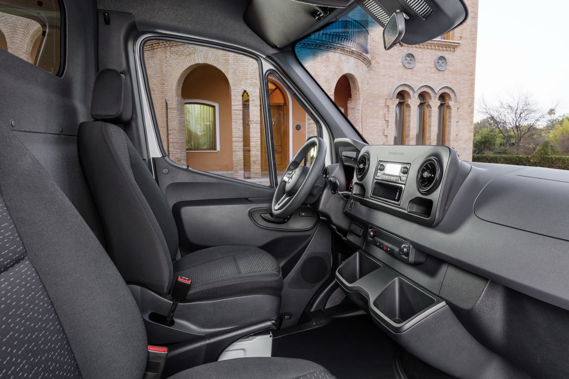 Weltpremiere Mercedes-Benz Sprinter 2018 2018 Mercedes Sprinter: Here’s Your All-New Fully Connected Premium Van