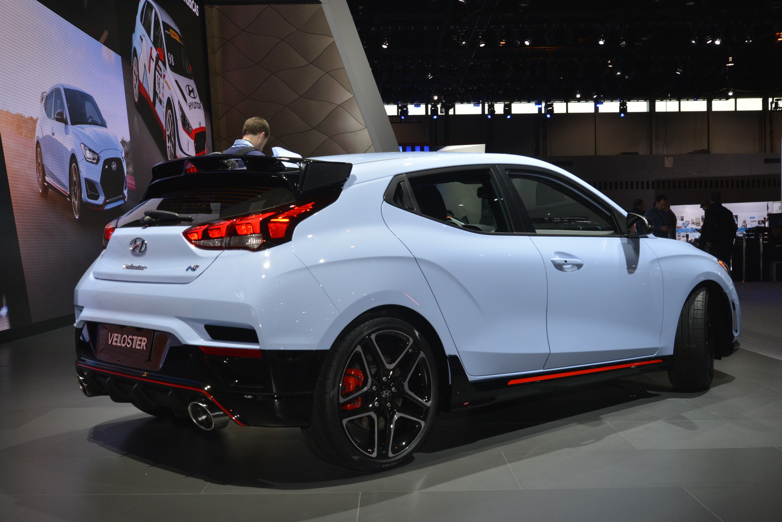 2019-hyundai-veloster-n-4 Hyundai Veloster N Takes A Bow In Chicago