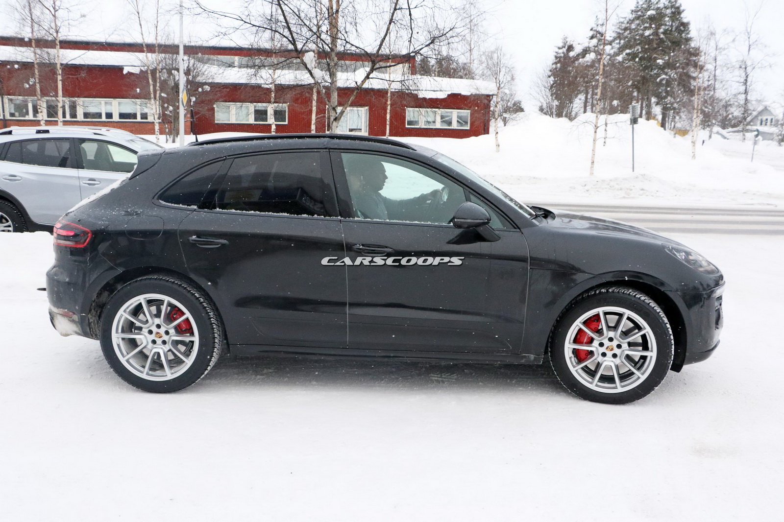 2019-porsche-macan-4 Porsche Denies Diesels Are Dead, Cayenne And 2019 Macan Will Get One