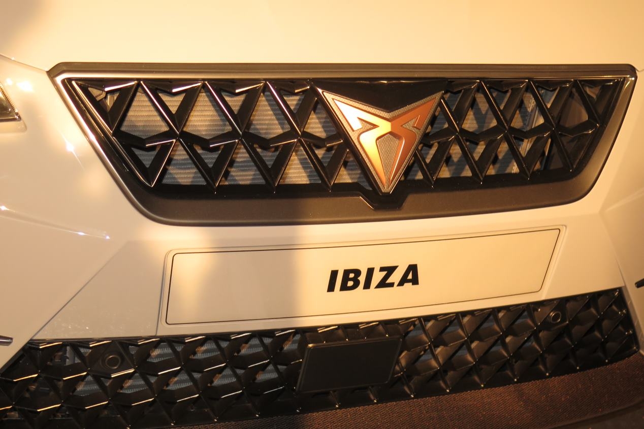 2019-seat-ibiza-cupra-12 New Seat Ibiza Cupra Leaked Ahead Of Geneva Debut