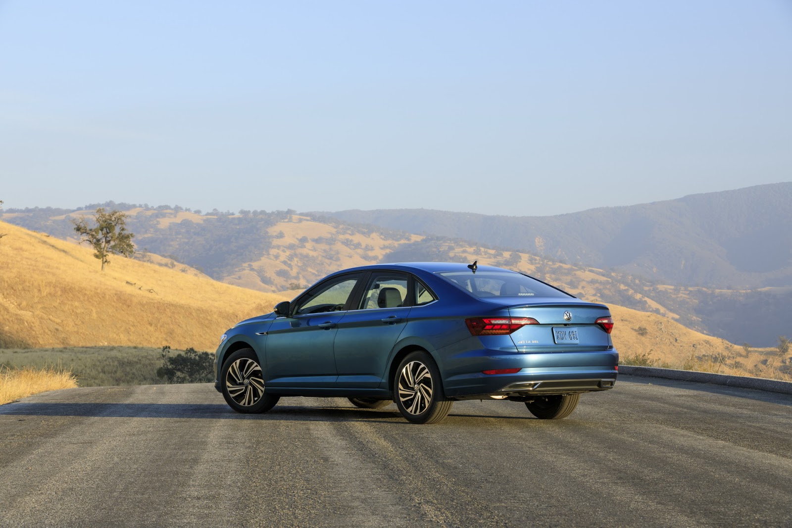 2019-vw-jetta-10 2019 VW Jetta Shows That Compact Sedans Are Here To Stay