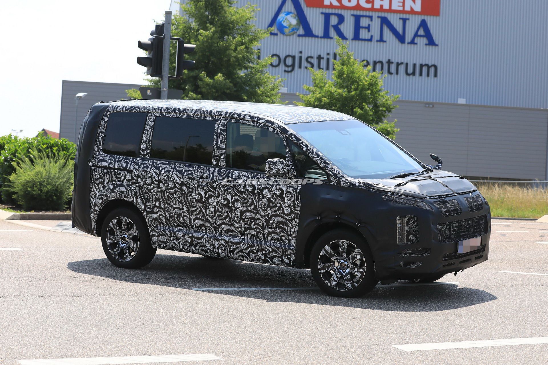 2019 New Mitsubishi Delica 16 2019 Mitsubishi Delica Is A Minivan Crossover Based On The Outlander